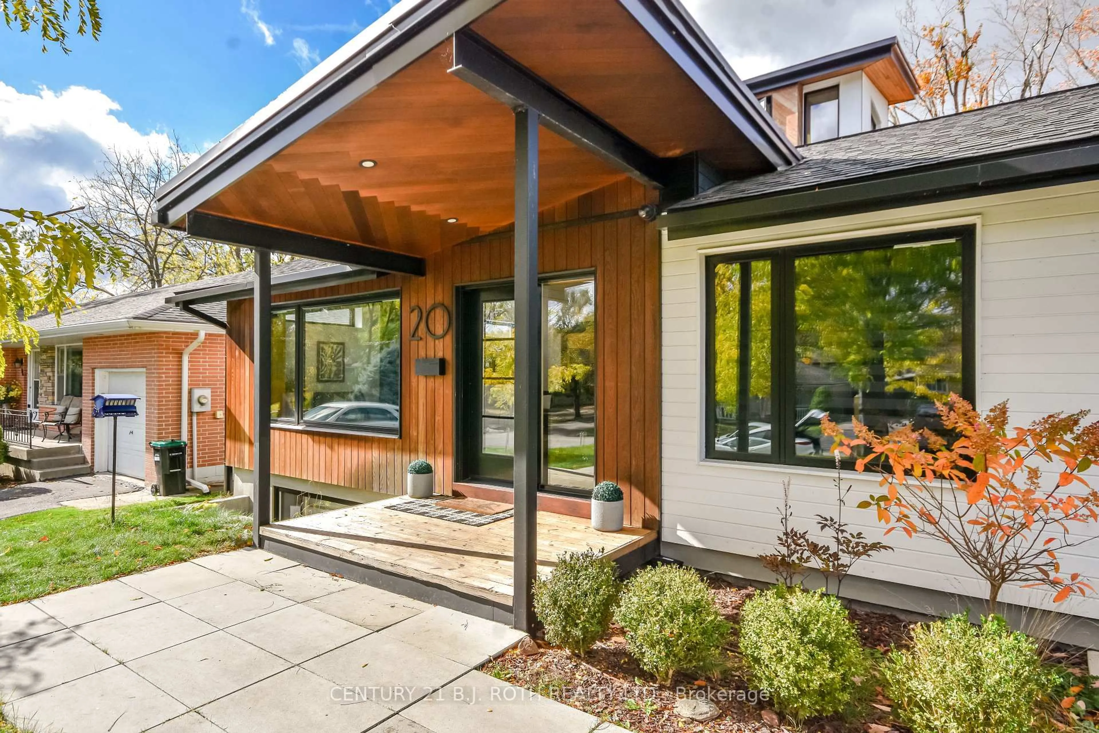 Unknown for 20 Weldon St, Barrie Ontario L4M 4J4