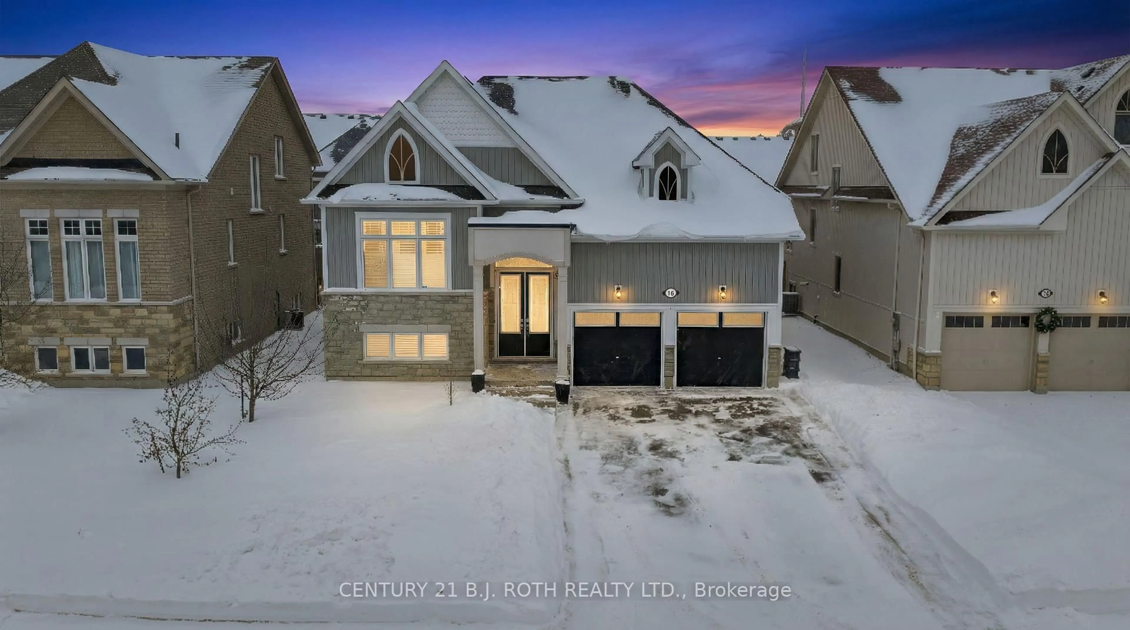 A pic from outside/outdoor area/front of a property/back of a property/a pic from drone, street for 16 Cristiano Ave, Wasaga Beach Ontario L9Z 0H5