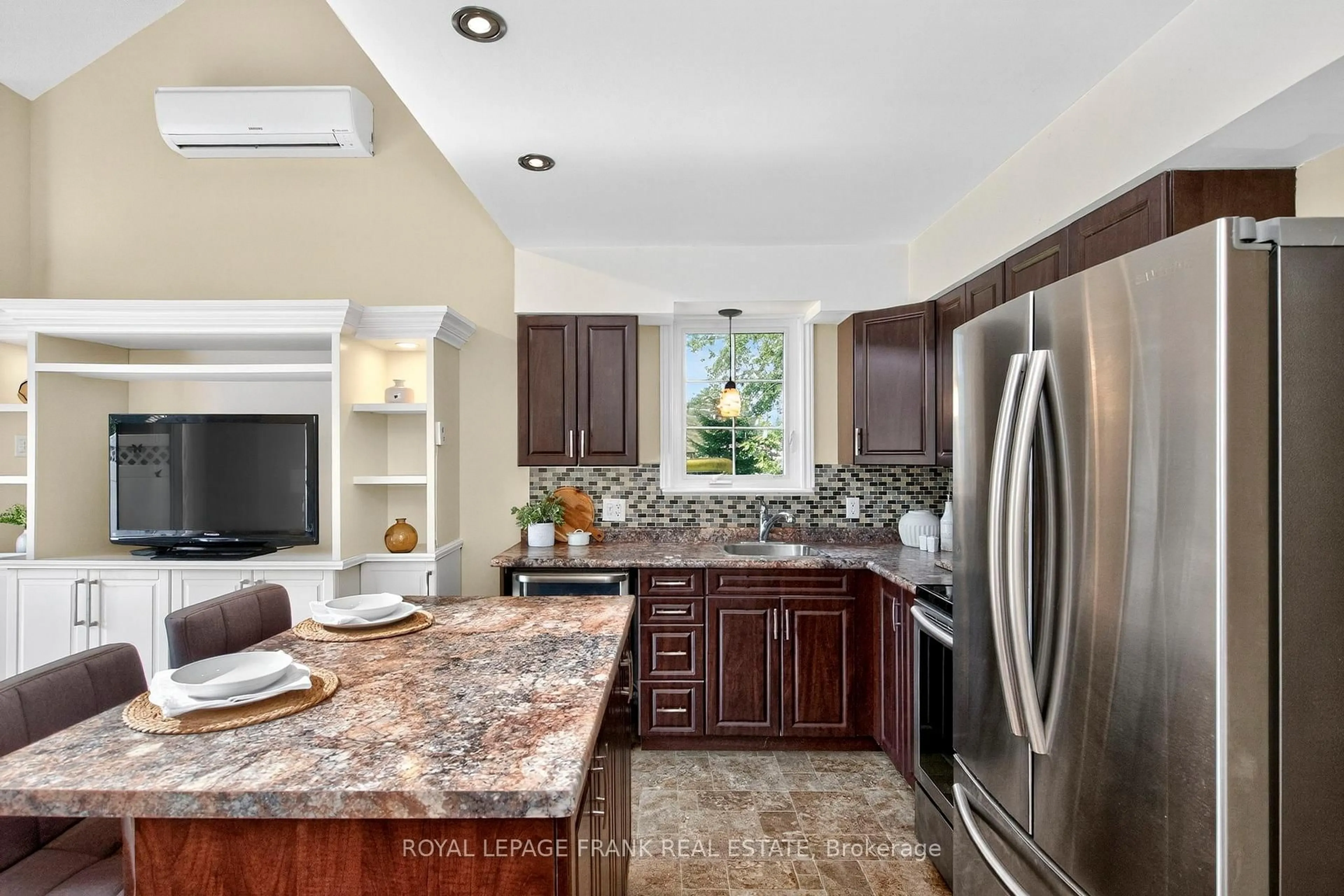 Open concept kitchen, ceramic/tile floor for 81 Laguna Pkwy #14, Ramara Ontario L0K 1B0