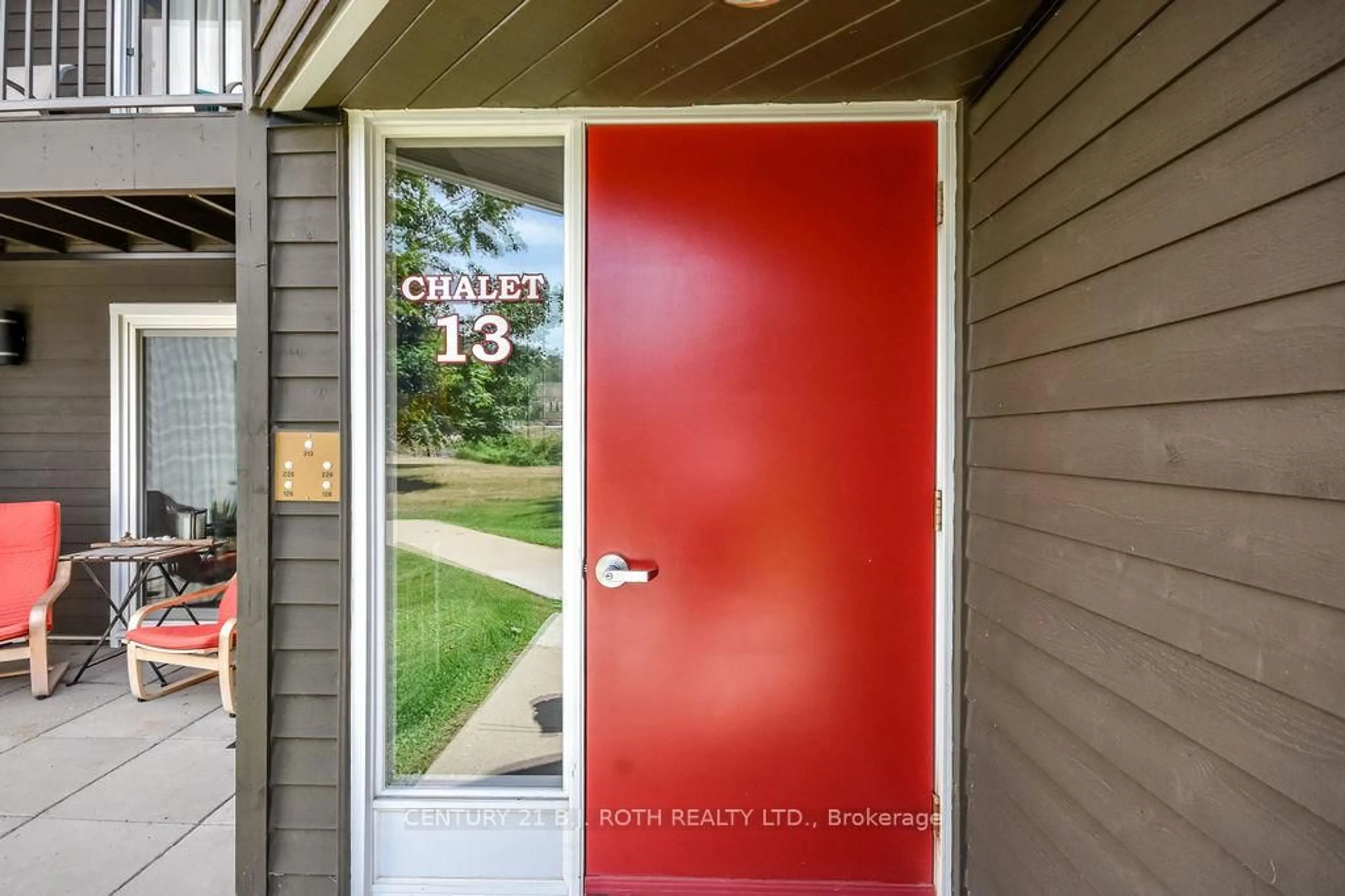 Indoor entryway for 1102 HORSESHOE VALLEY Rd #126, Oro-Medonte Ontario L4M 4Y8