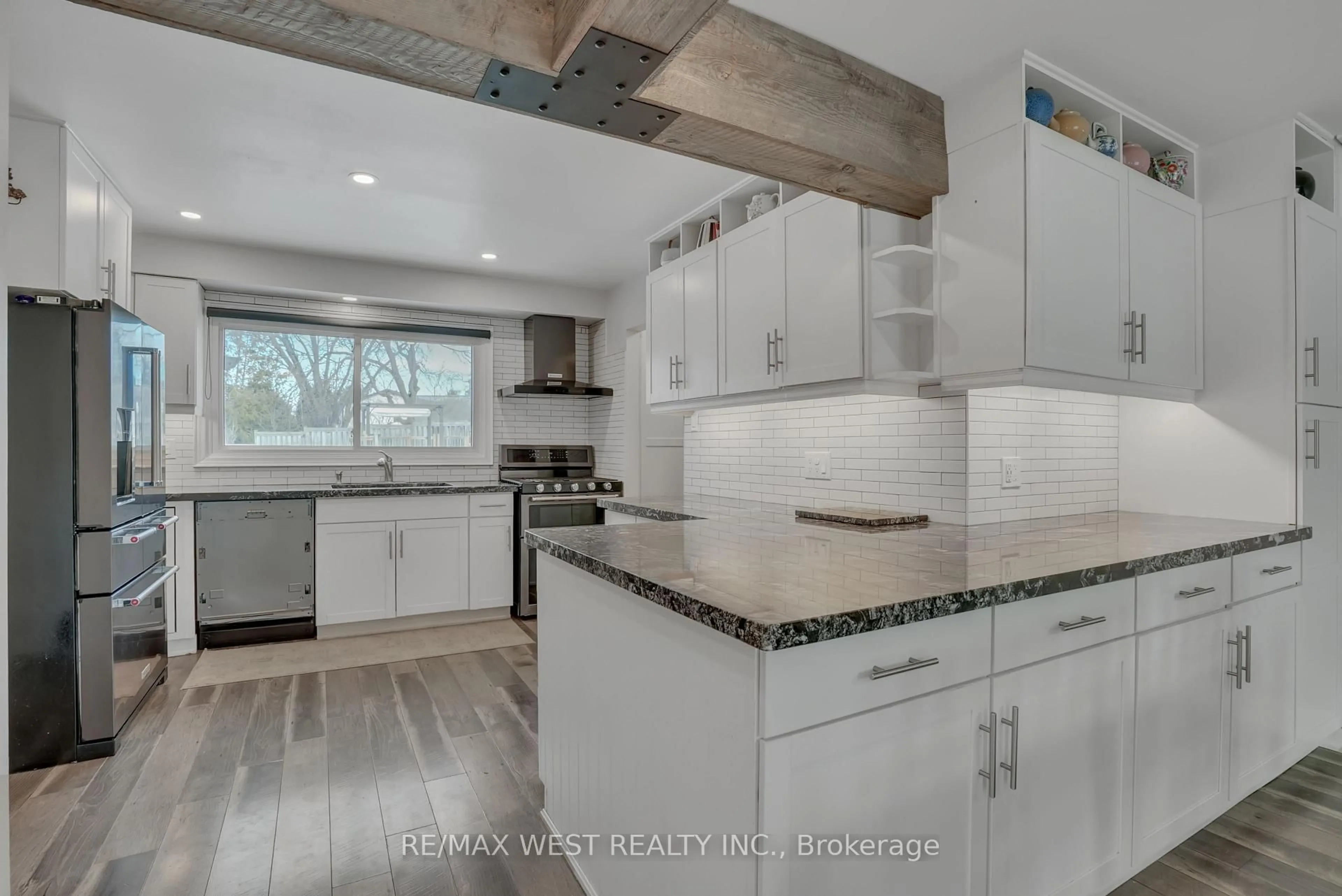 Open concept kitchen, unknown for 64 Heather St, Barrie Ontario L4N 4N1