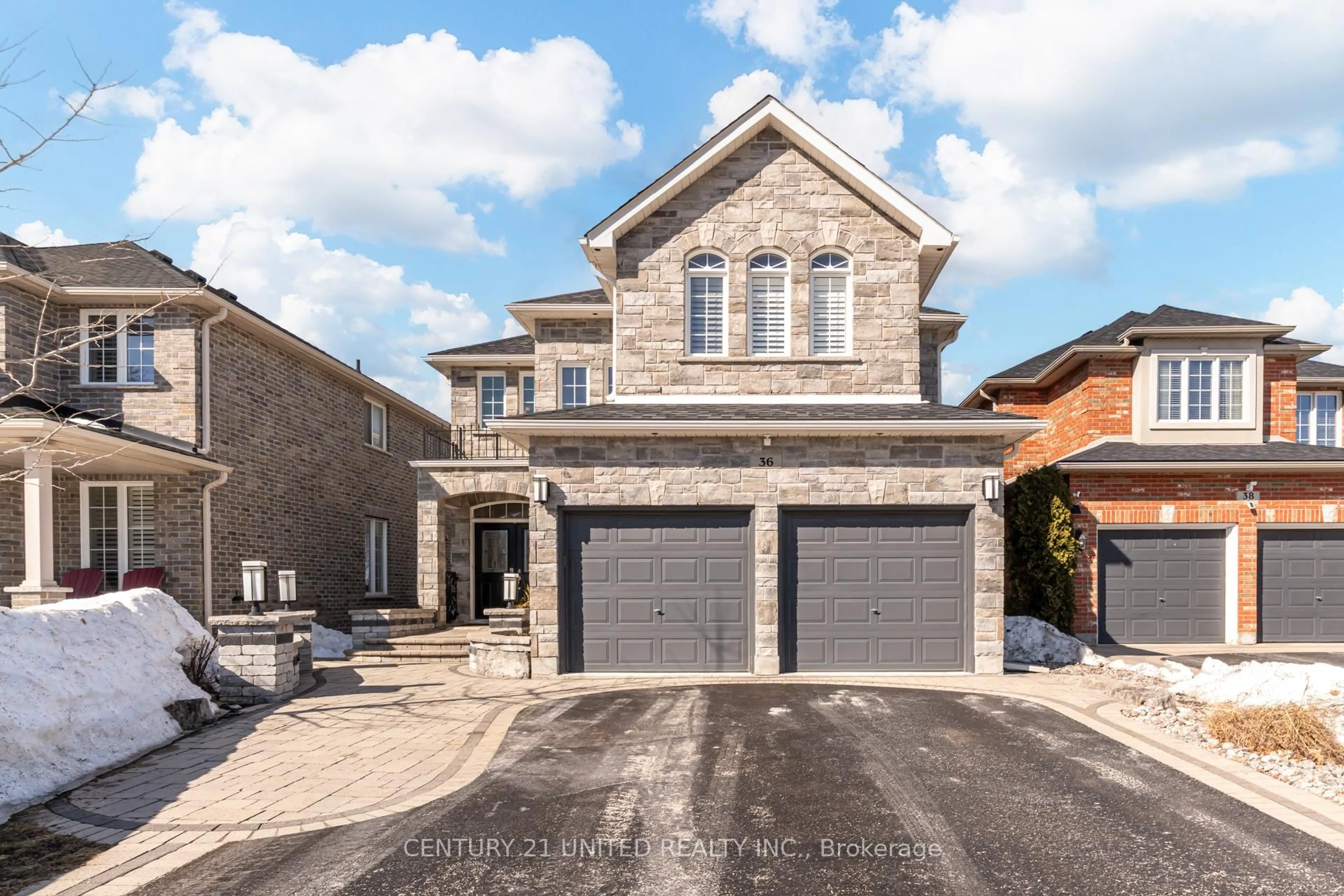 Home with brick exterior material, street for 36 Auburn Crt, Barrie Ontario L4N 6G9