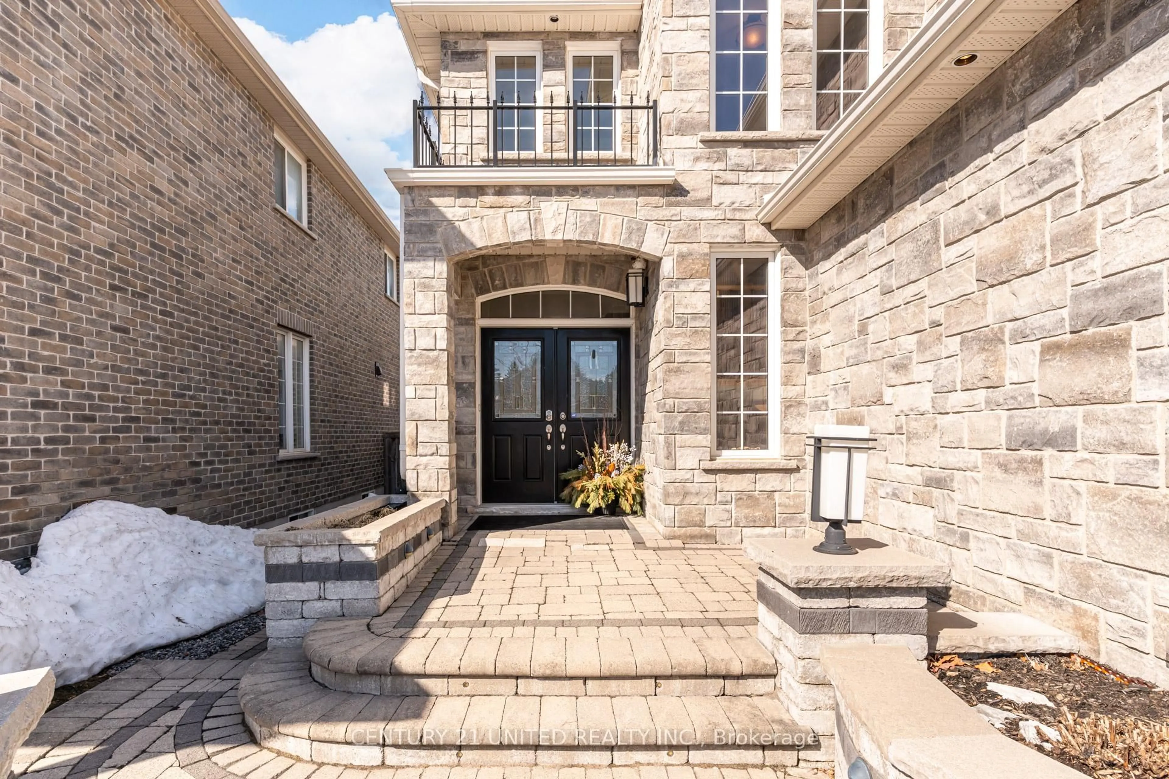 Unknown for 36 Auburn Crt, Barrie Ontario L4N 6G9