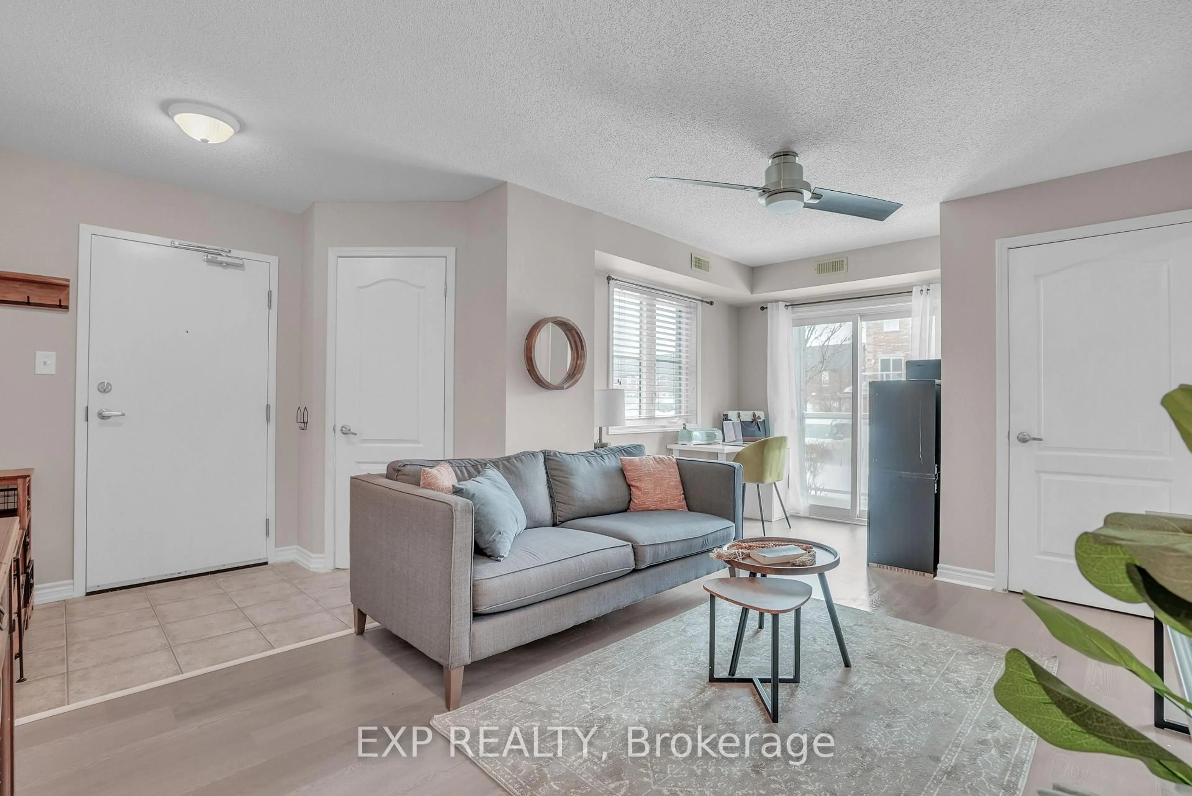 Living room with furniture, unknown for 141 Sydenham Wells #8, Barrie Ontario L4M 0H3