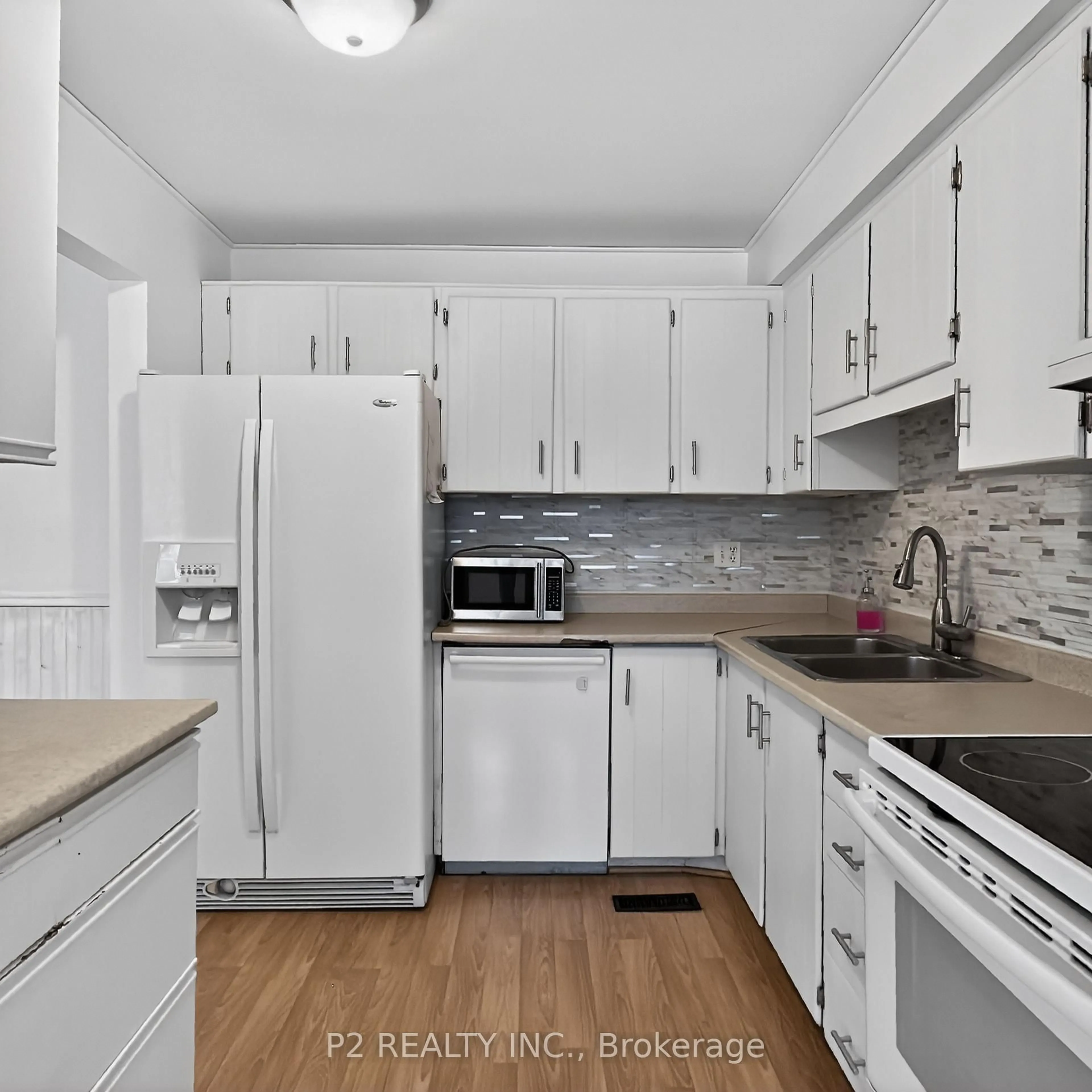 Standard kitchen, unknown for 46 Chaucer Cres, Barrie Ontario L4N 4T7