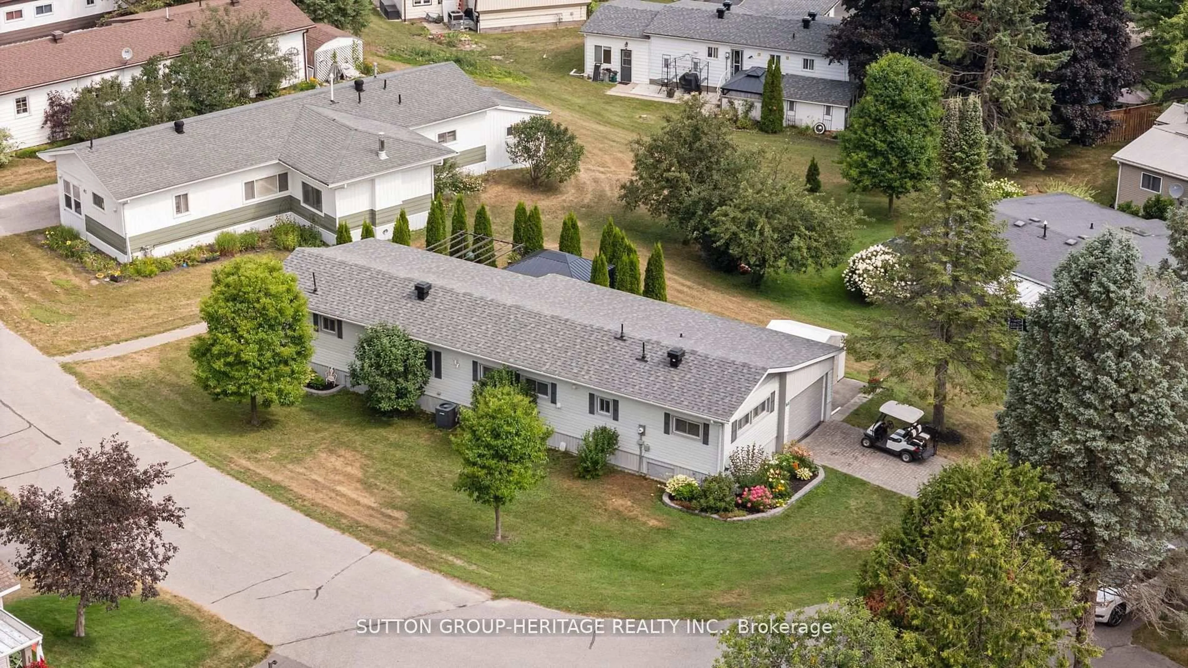 A pic from outside/outdoor area/front of a property/back of a property/a pic from drone, street for 29 CAMERON Dr, Oro-Medonte Ontario L0L 1T0