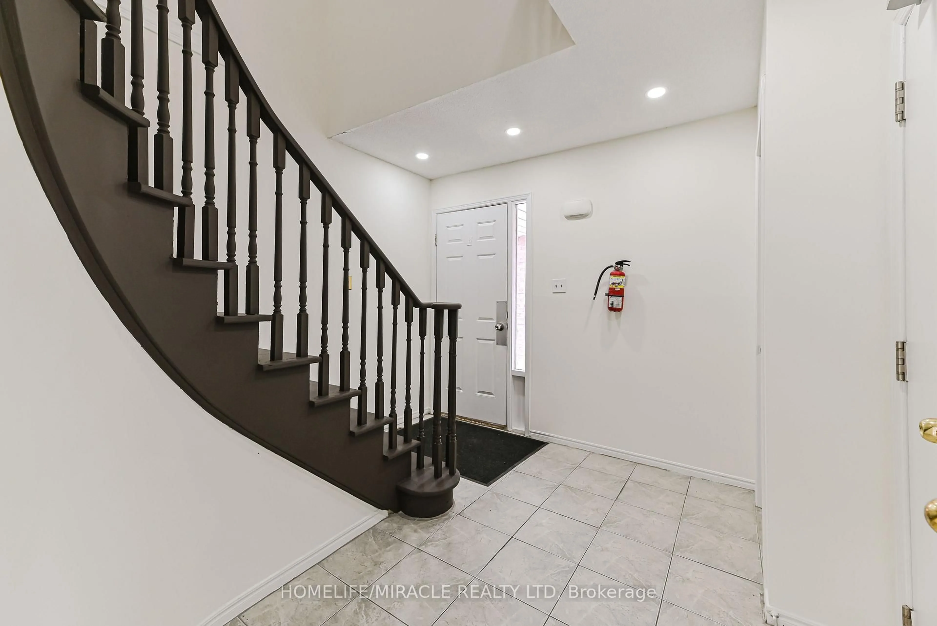 Unknown for 40 Blair Cres, Barrie Ontario L4M 5Y6