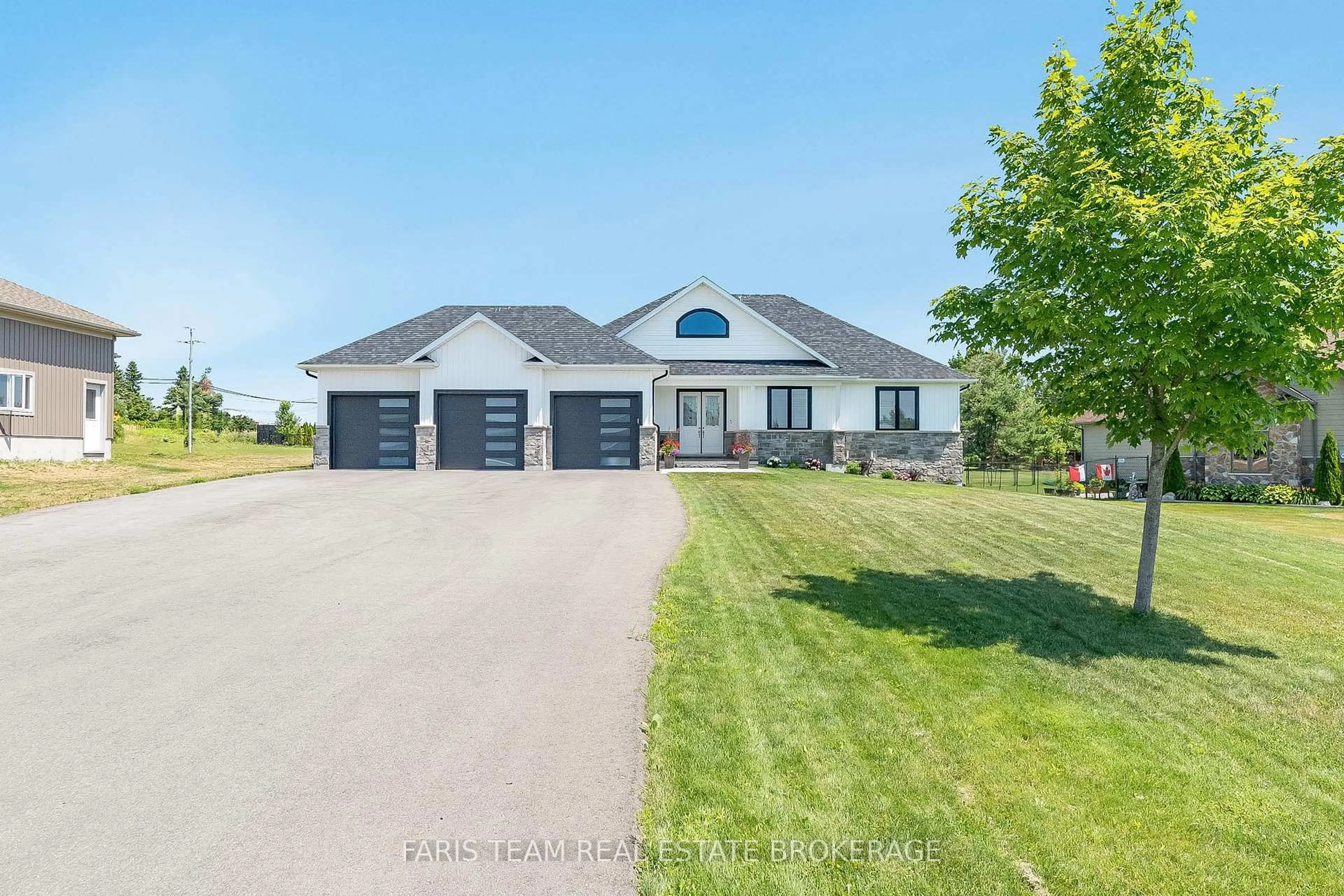 A pic from outside/outdoor area/front of a property/back of a property/a pic from drone, unknown for 5 Breanna Blvd, Oro-Medonte Ontario L3V 6H2