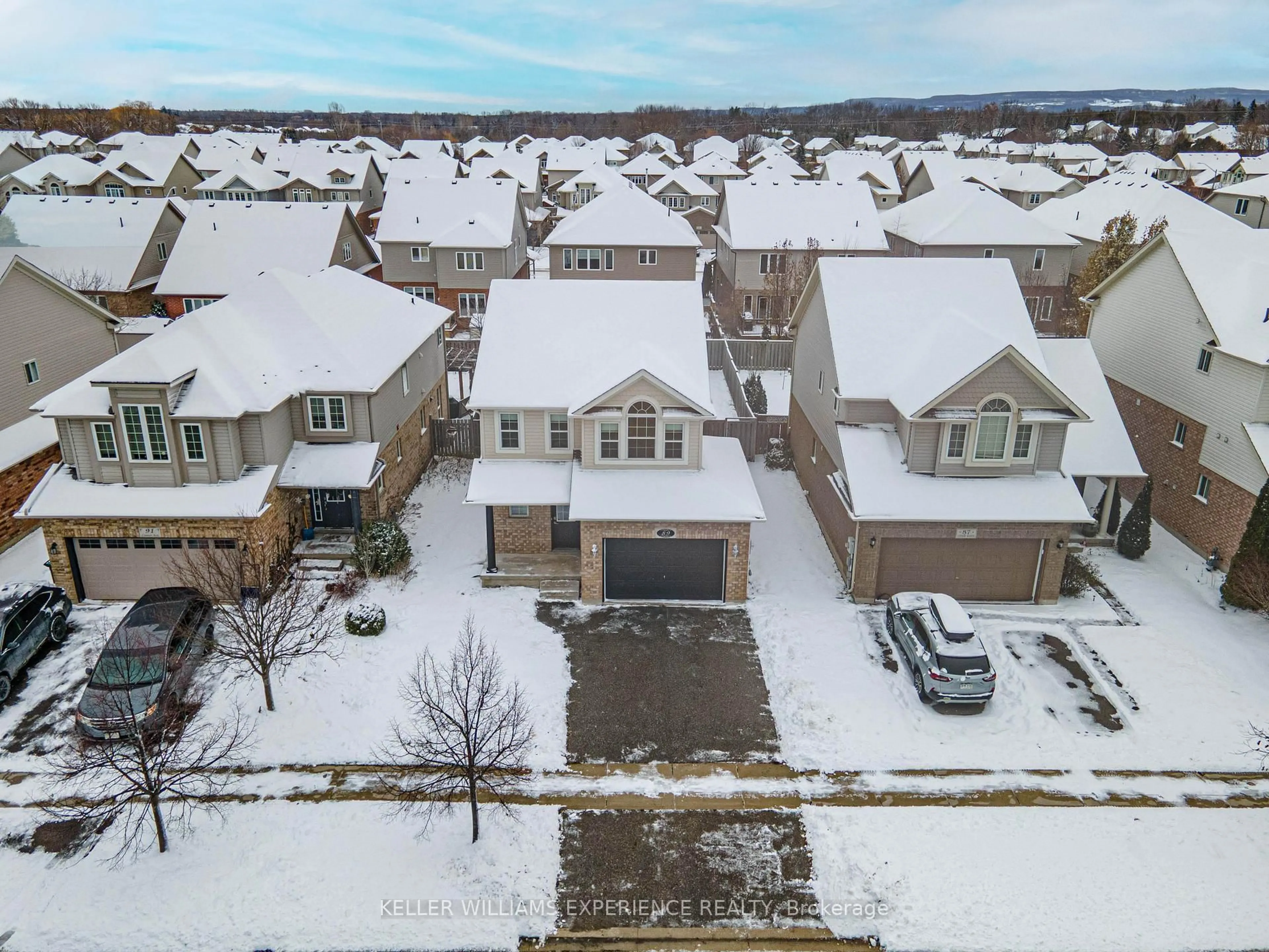 A pic from outside/outdoor area/front of a property/back of a property/a pic from drone, street for 89 Connor Ave, Collingwood Ontario L9Y 0C5