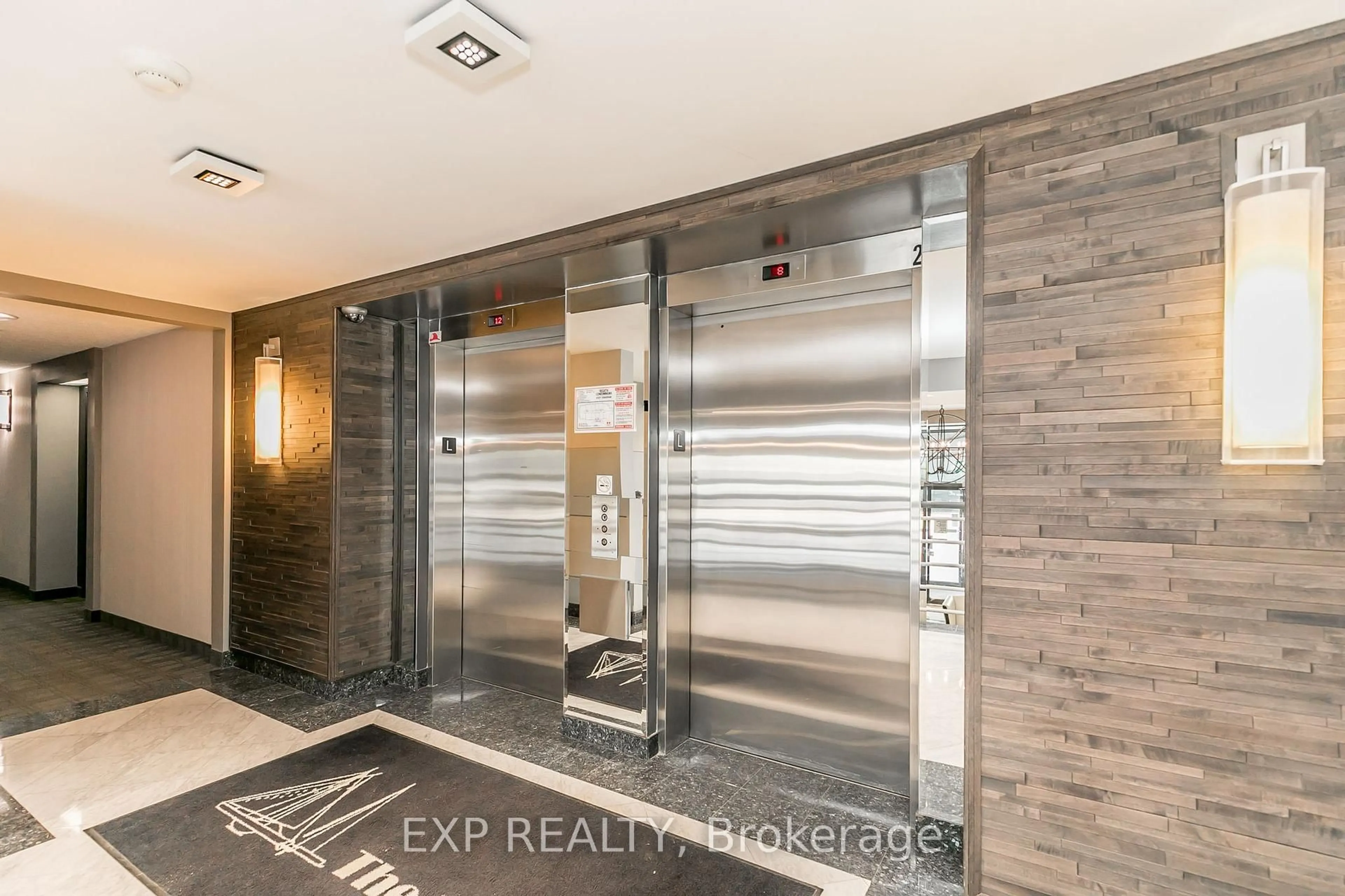 Indoor entryway for 75 Ellen St #906, Barrie Ontario L4N 7R6