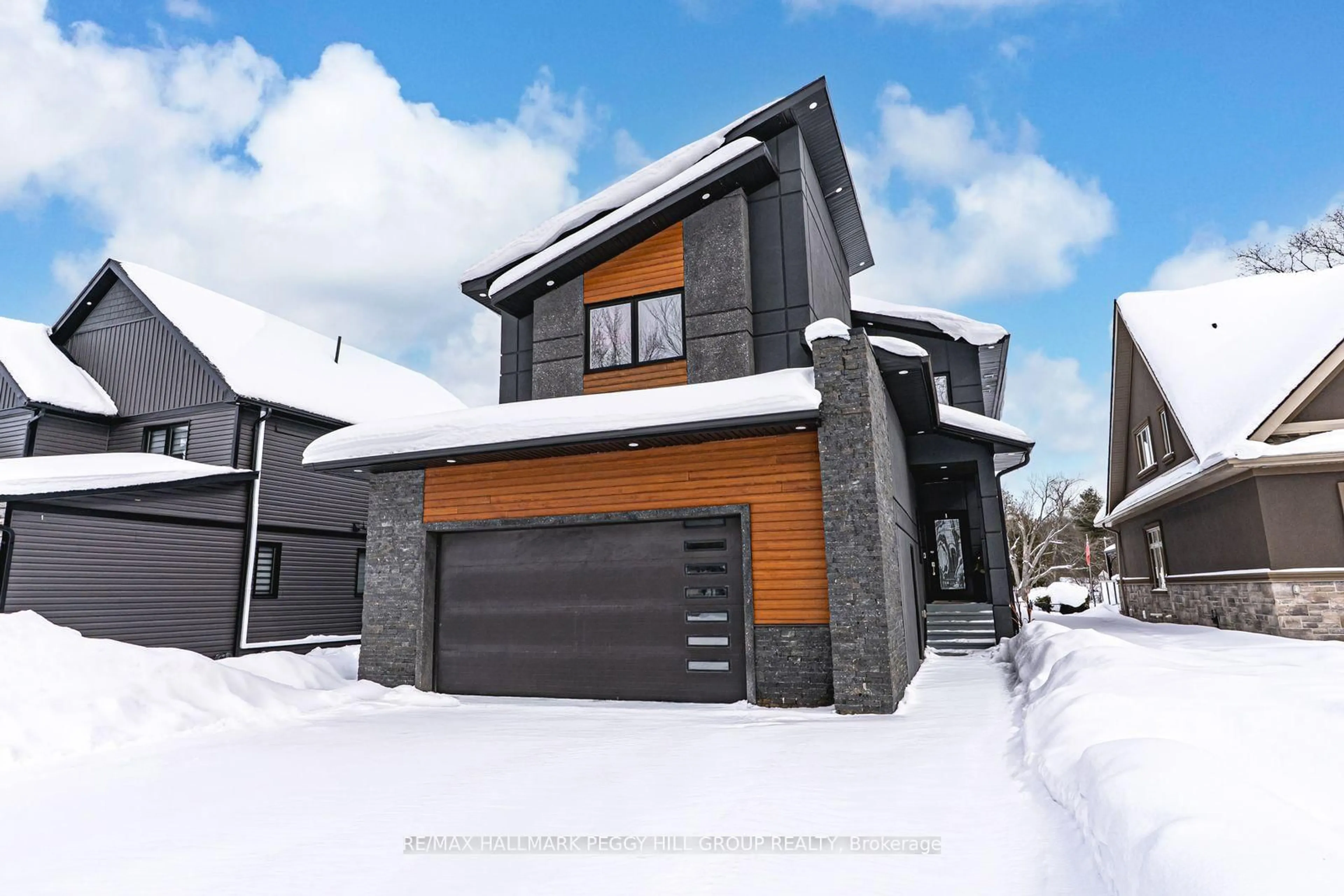 Home with brick exterior material, street for 1657 Peninsula Point Rd, Severn Ontario P0E 1N0