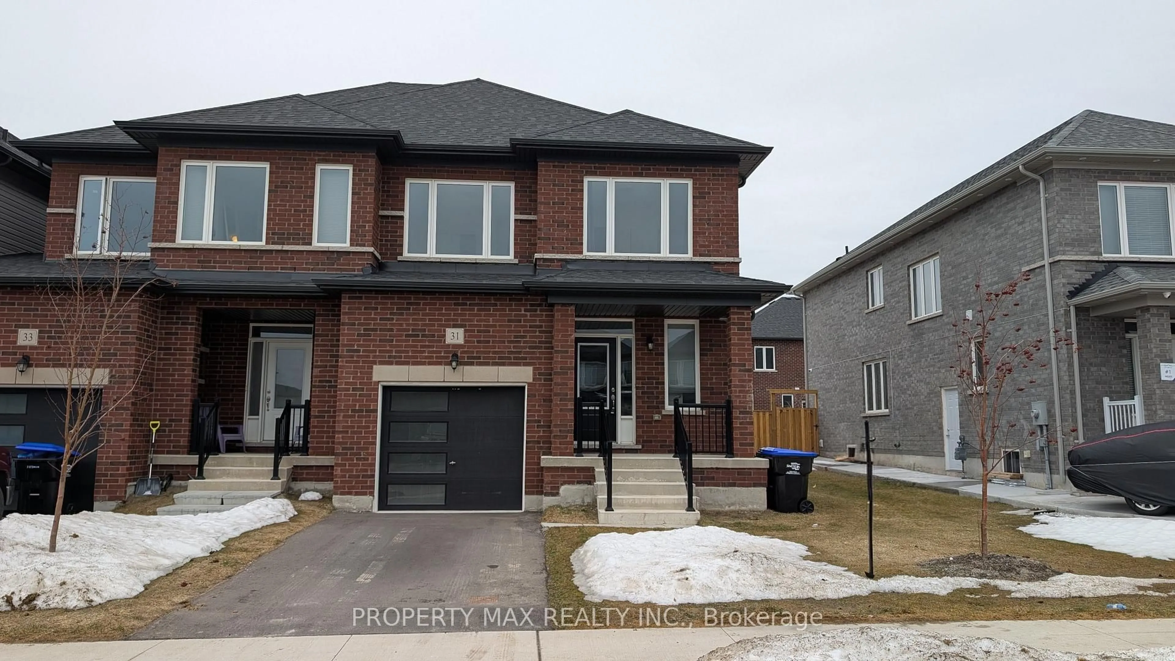 Home with brick exterior material, street for 31 Lisa St, Wasaga Beach Ontario L9Z 1J9