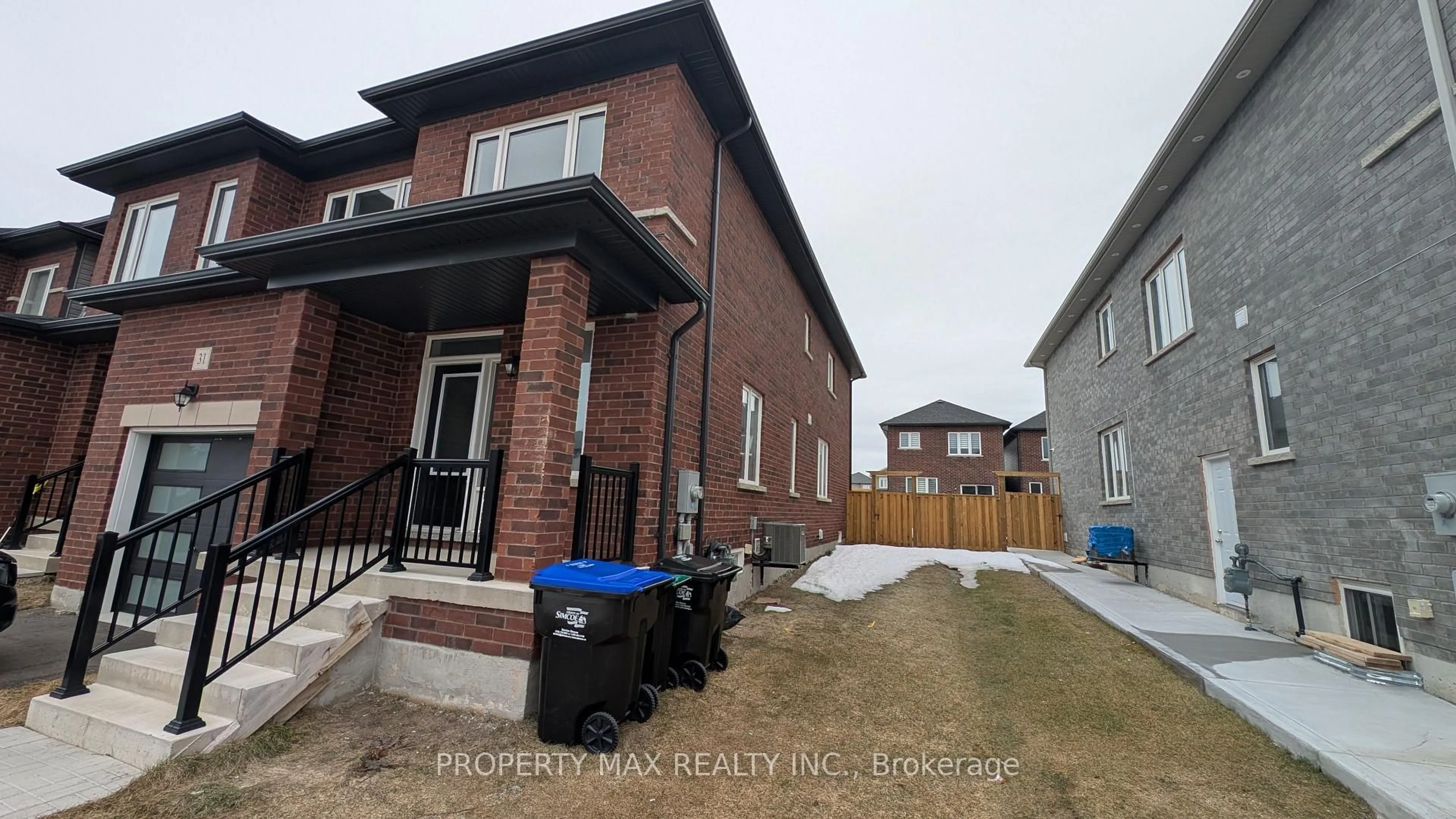Home with brick exterior material, building for 31 Lisa St, Wasaga Beach Ontario L9Z 1J9