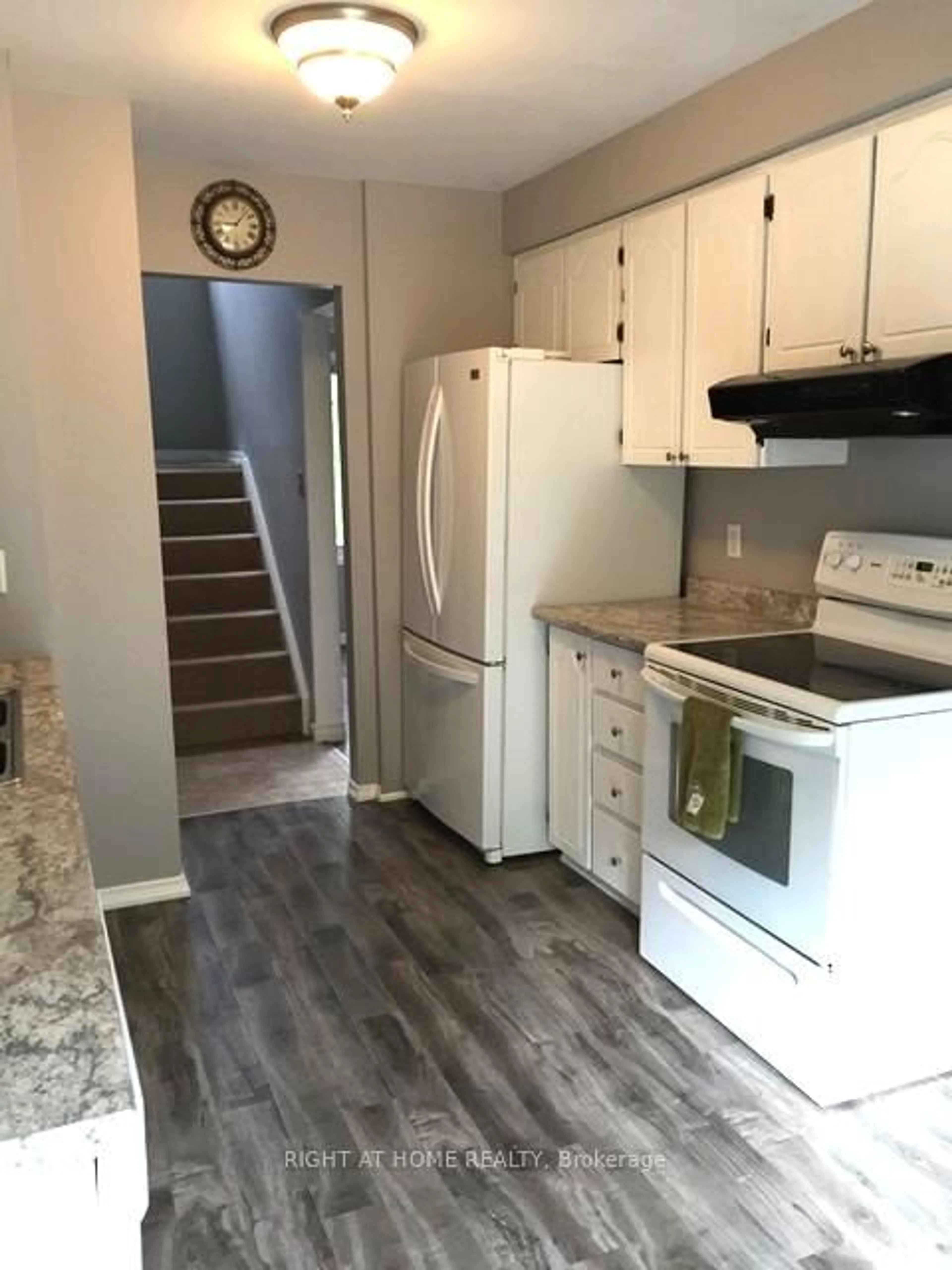 Unknown for 23 Carlton Rd, Barrie Ontario L4M 5K8