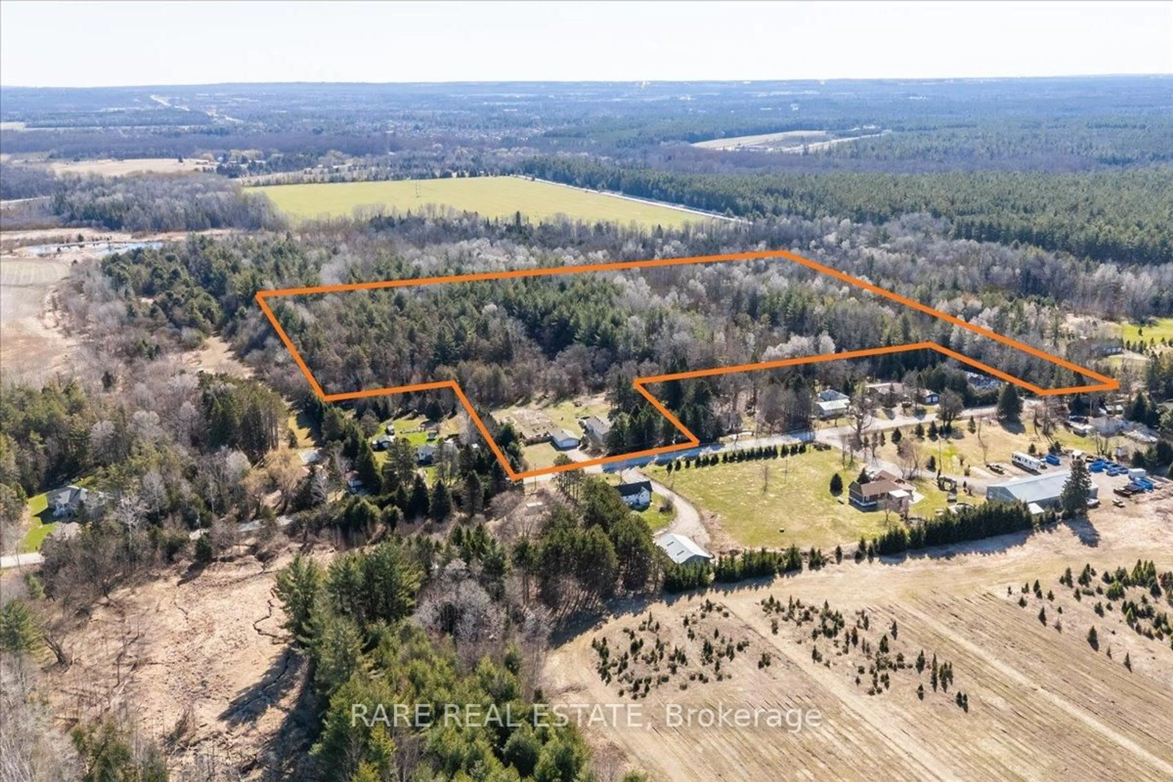 A pic from outside/outdoor area/front of a property/back of a property/a pic from drone, forest/trees view for 3679 McCarthy Dr, Clearview Ontario L0M 1N0