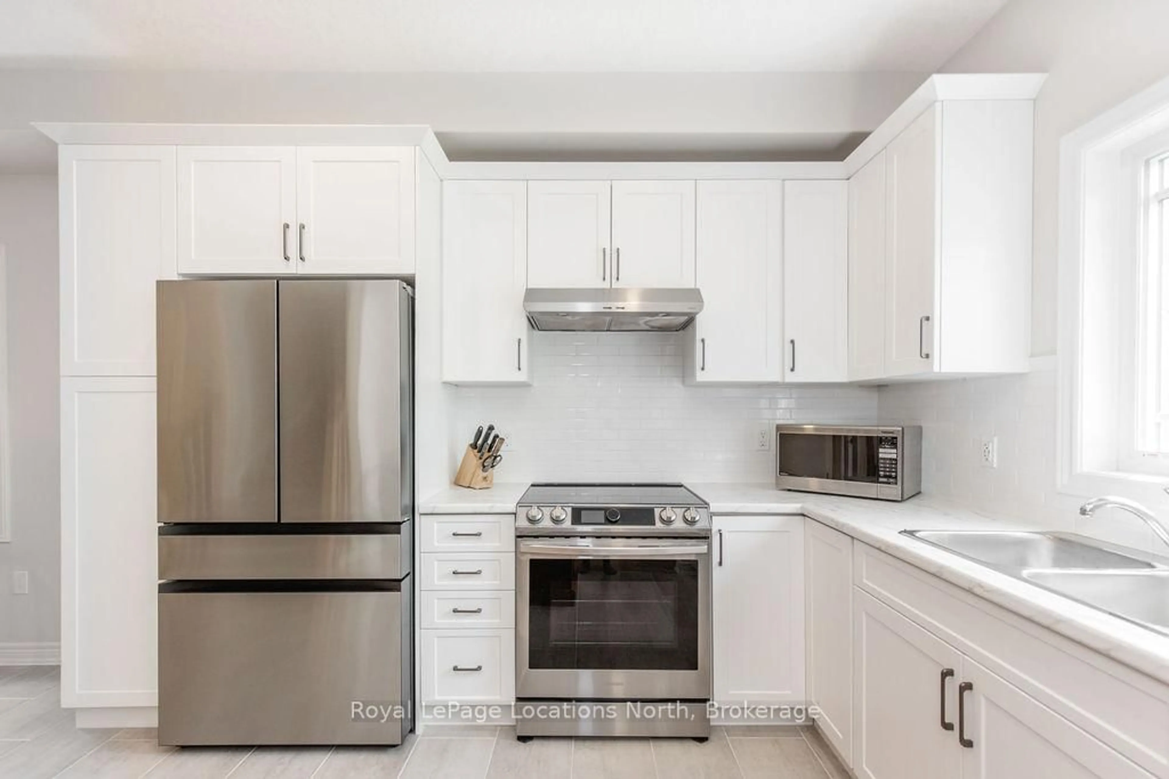 Standard kitchen, unknown for 37 Shipley Ave, Collingwood Ontario L9Y 5M6