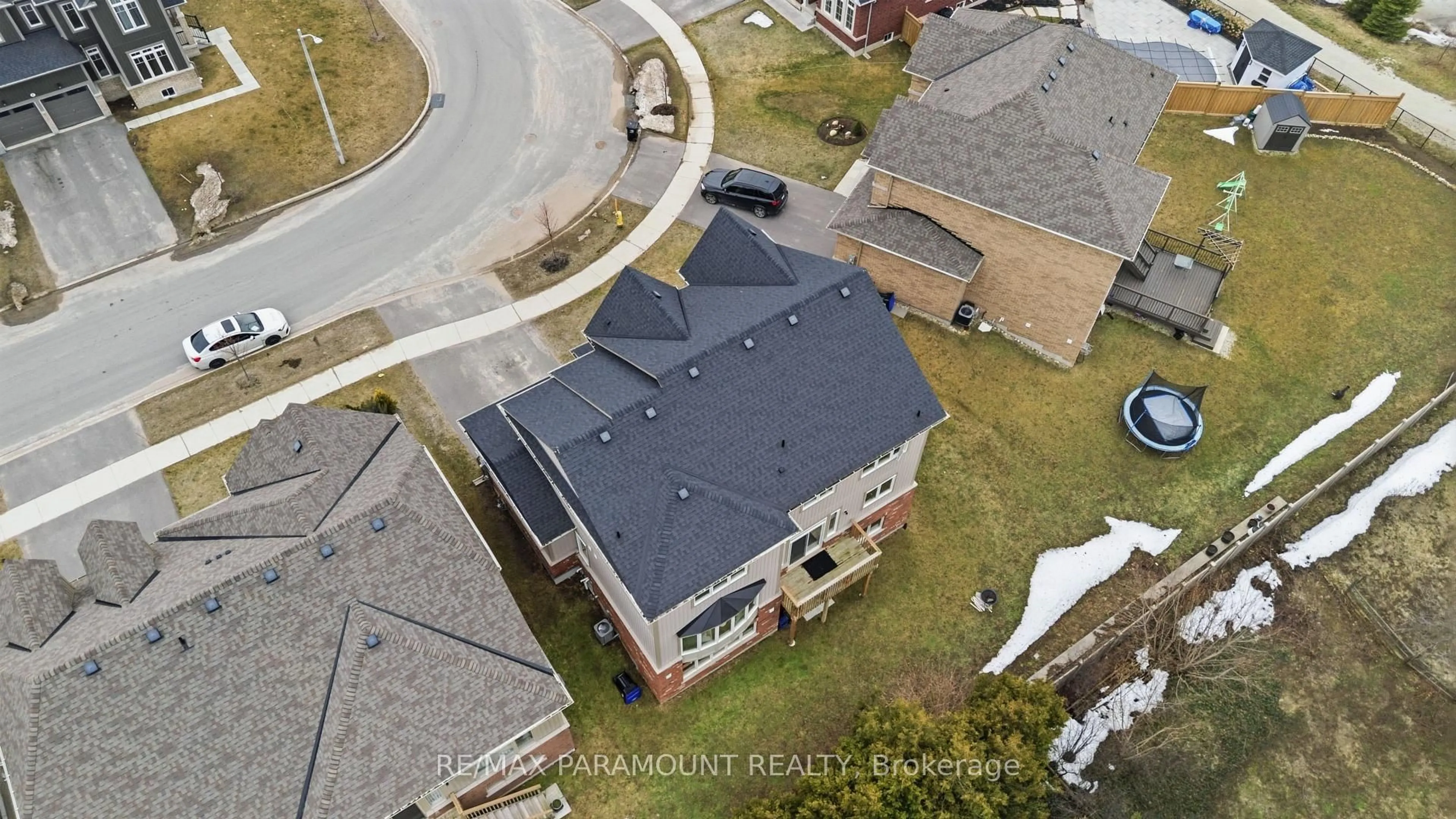 A pic from outside/outdoor area/front of a property/back of a property/a pic from drone, street for 9 Mclean Ave, Collingwood Ontario L9Y 3V2