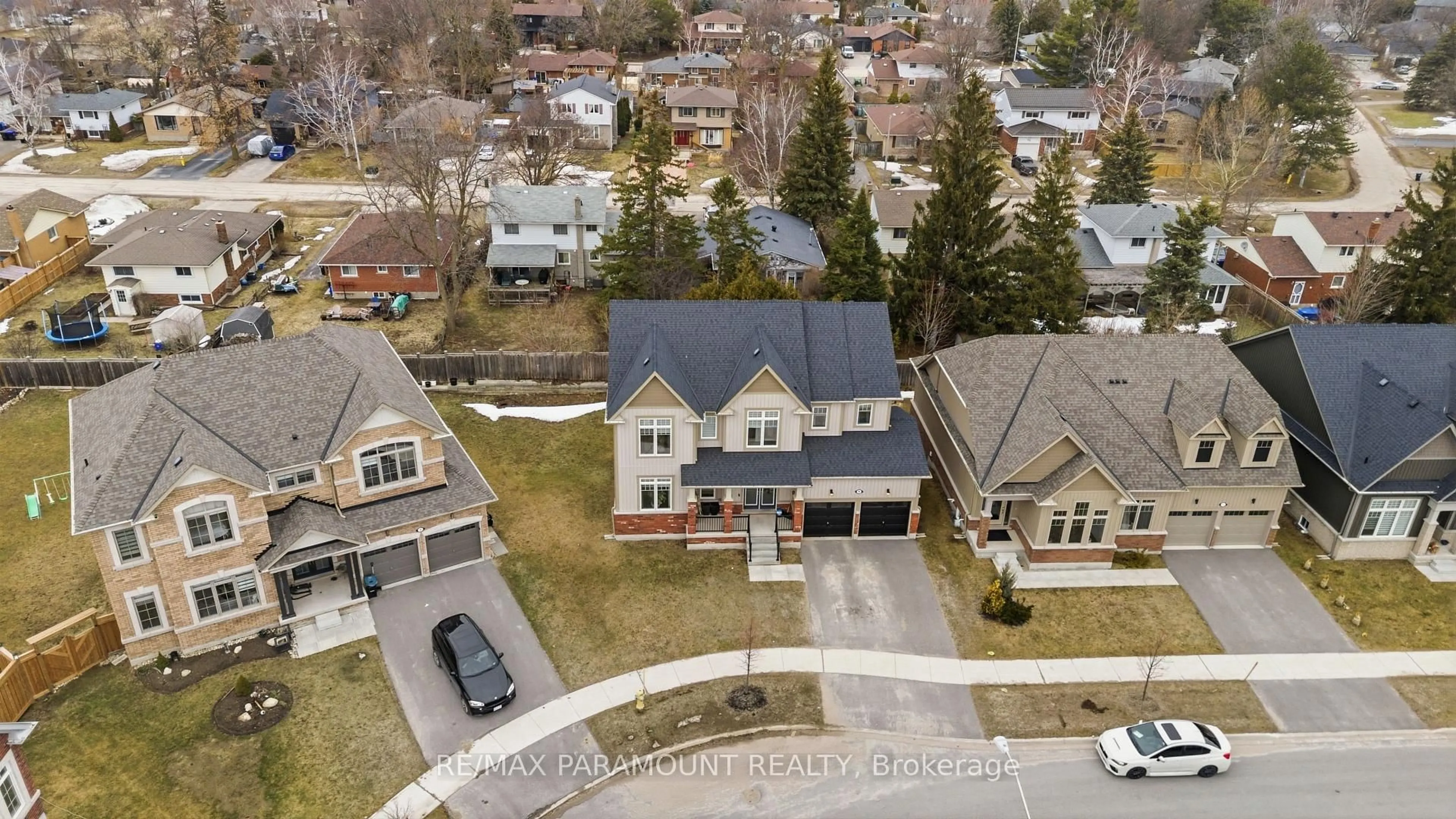 A pic from outside/outdoor area/front of a property/back of a property/a pic from drone, street for 9 Mclean Ave, Collingwood Ontario L9Y 3V2