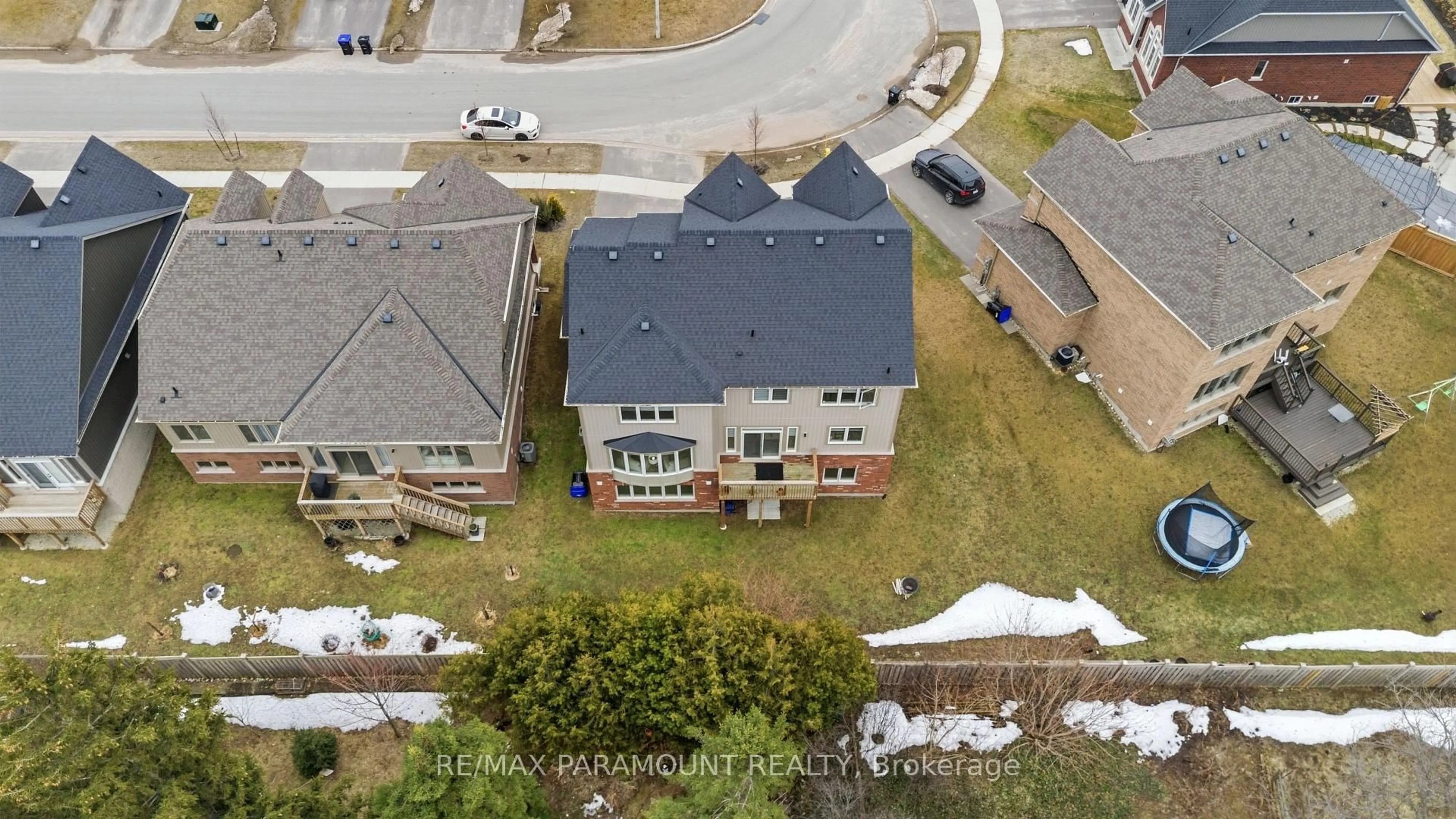 A pic from outside/outdoor area/front of a property/back of a property/a pic from drone, unknown for 9 Mclean Ave, Collingwood Ontario L9Y 3V2