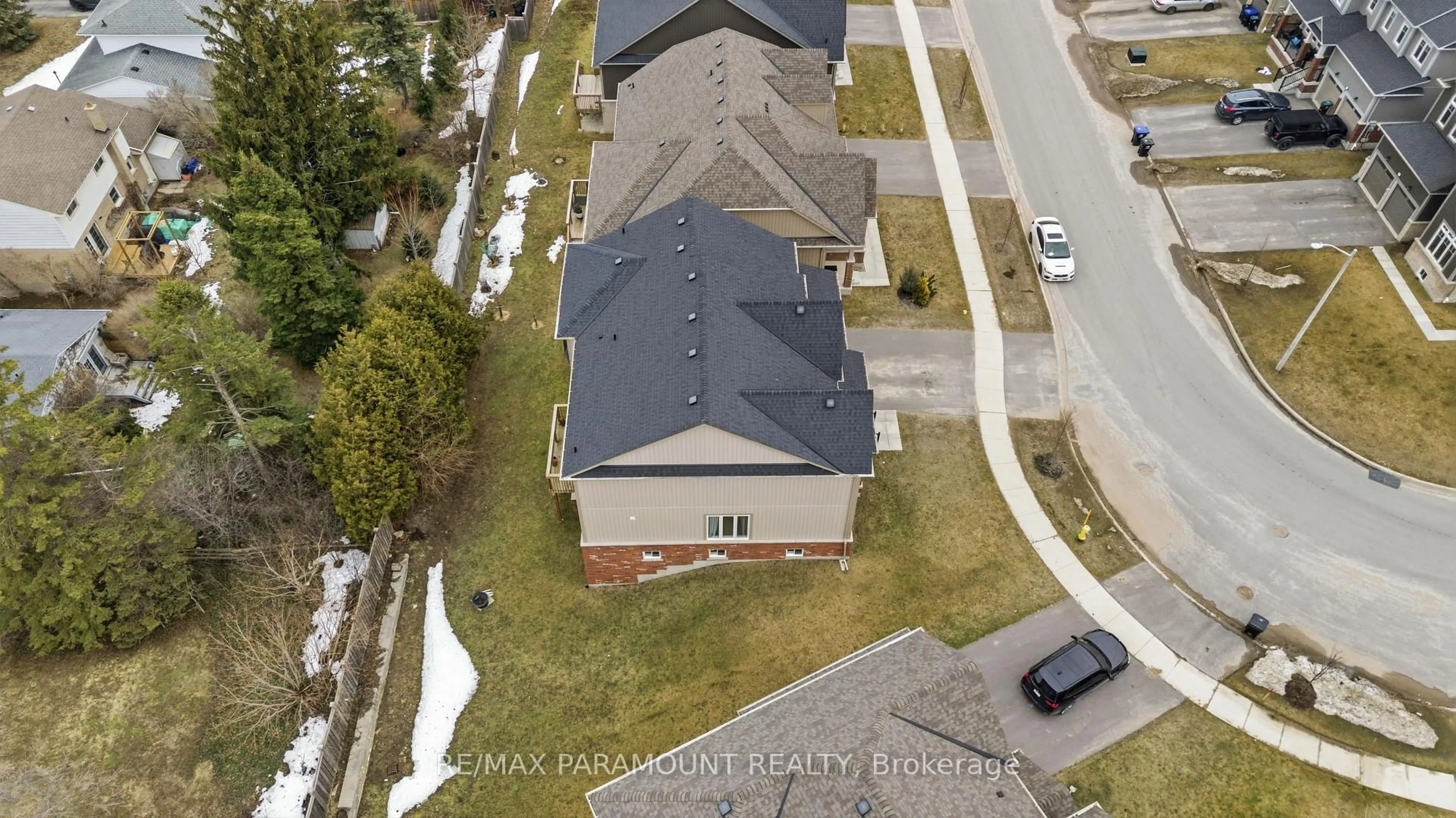A pic from outside/outdoor area/front of a property/back of a property/a pic from drone, unknown for 9 Mclean Ave, Collingwood Ontario L9Y 3V2