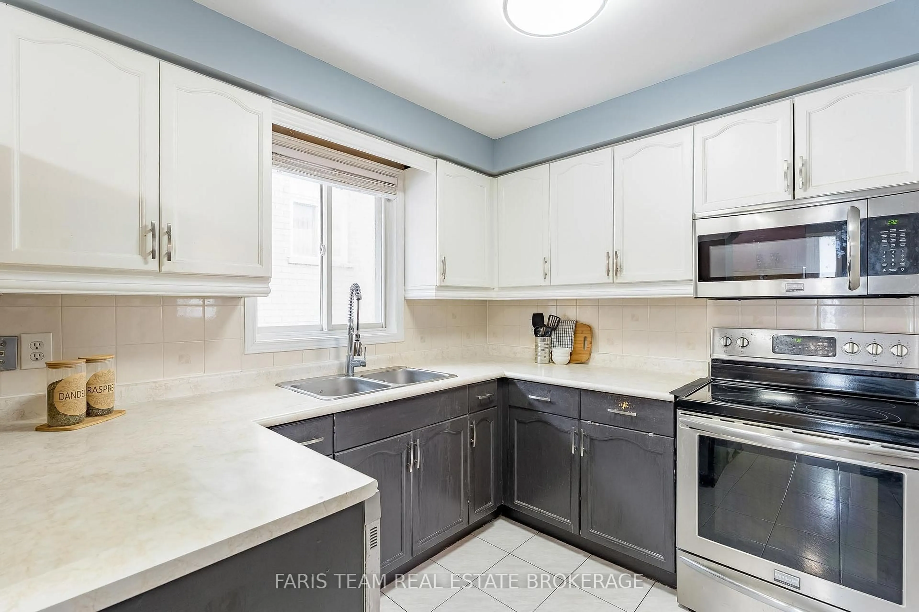 Unknown for 321 Park St, Orillia Ontario L3V 7R6