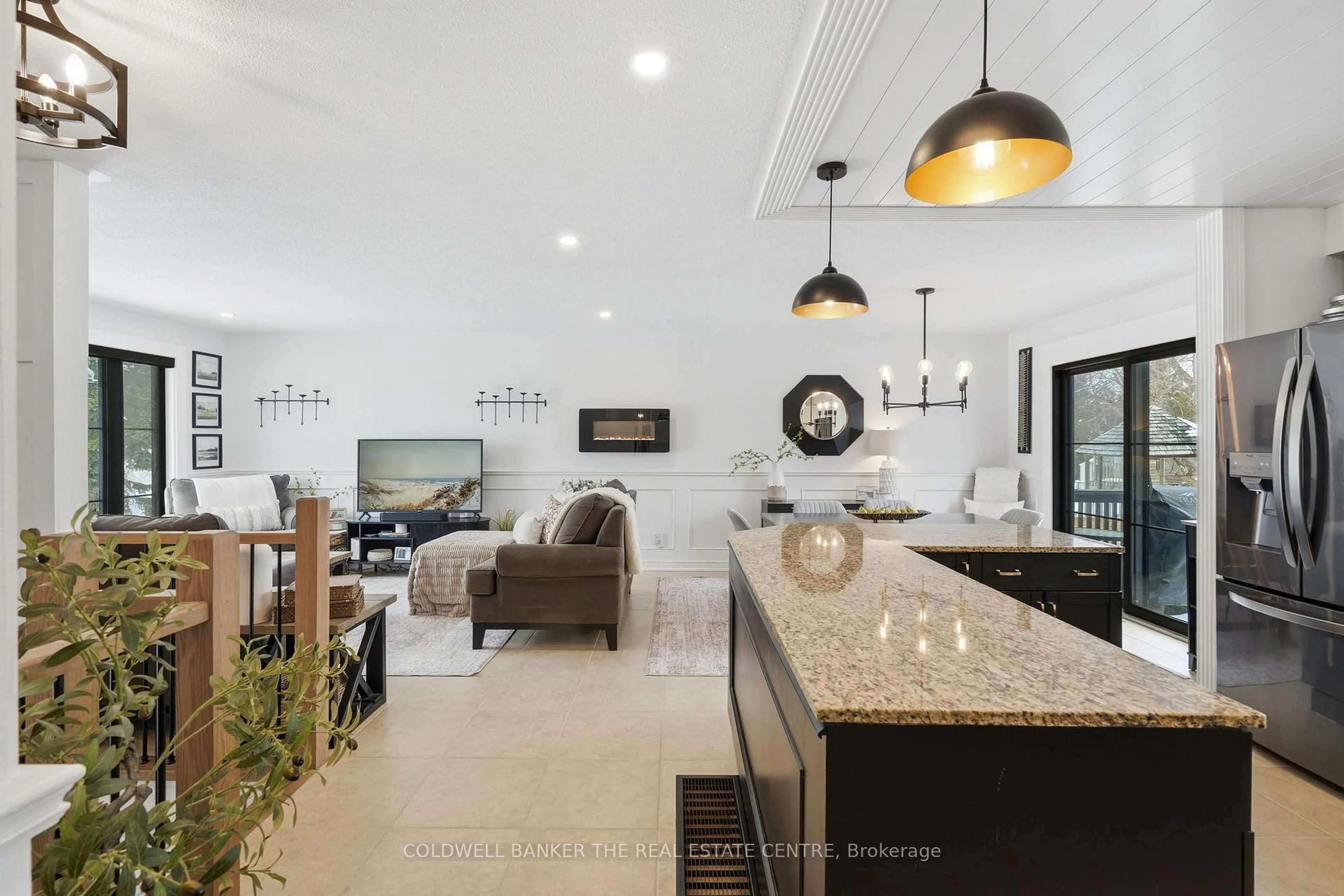 Open concept kitchen, ceramic/tile floor for 241 Cedar Cres, Barrie Ontario L4N 4A6