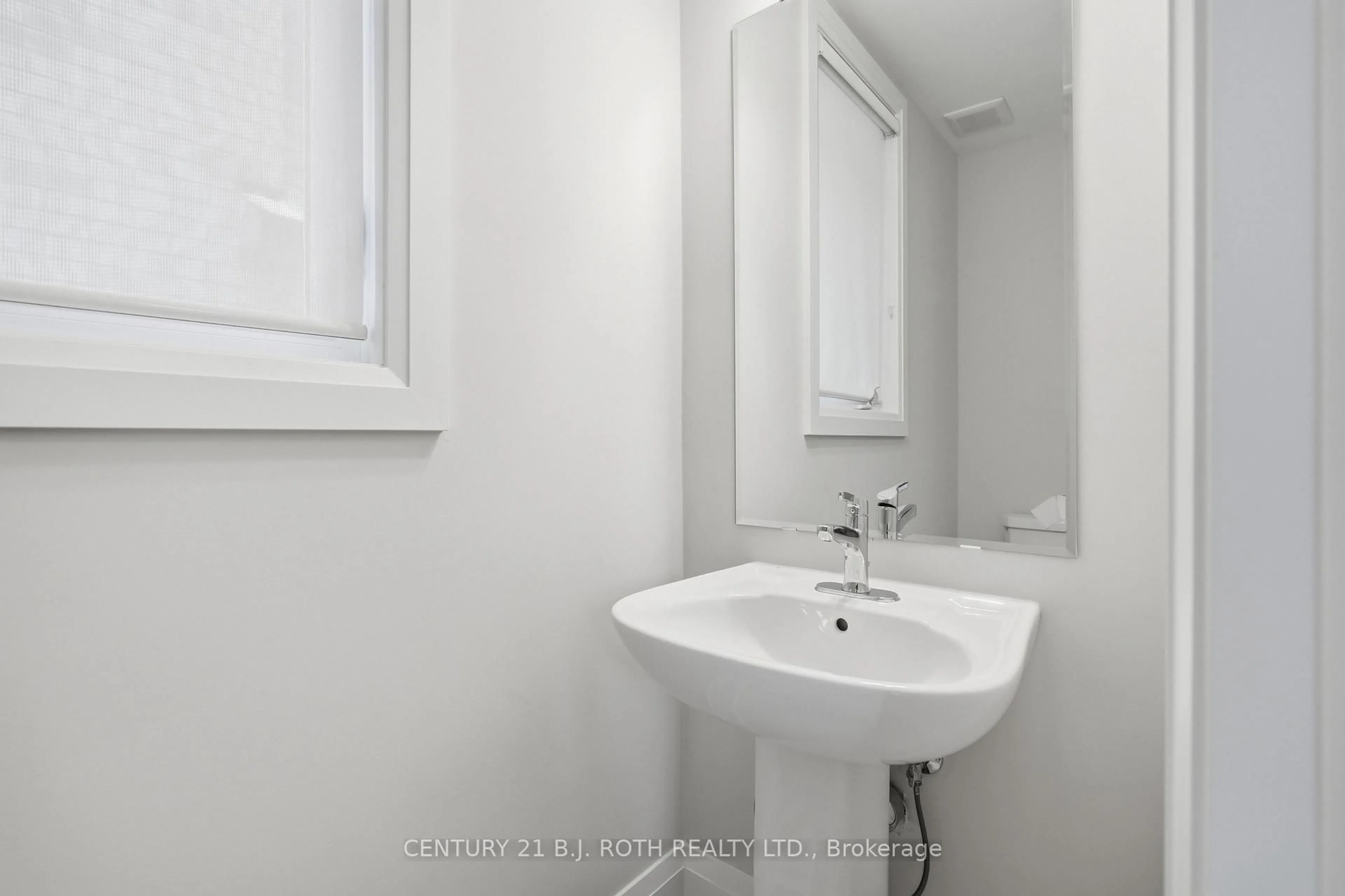 Standard bathroom, unknown for 395 Reid Dr, Barrie Ontario L9J 0G5