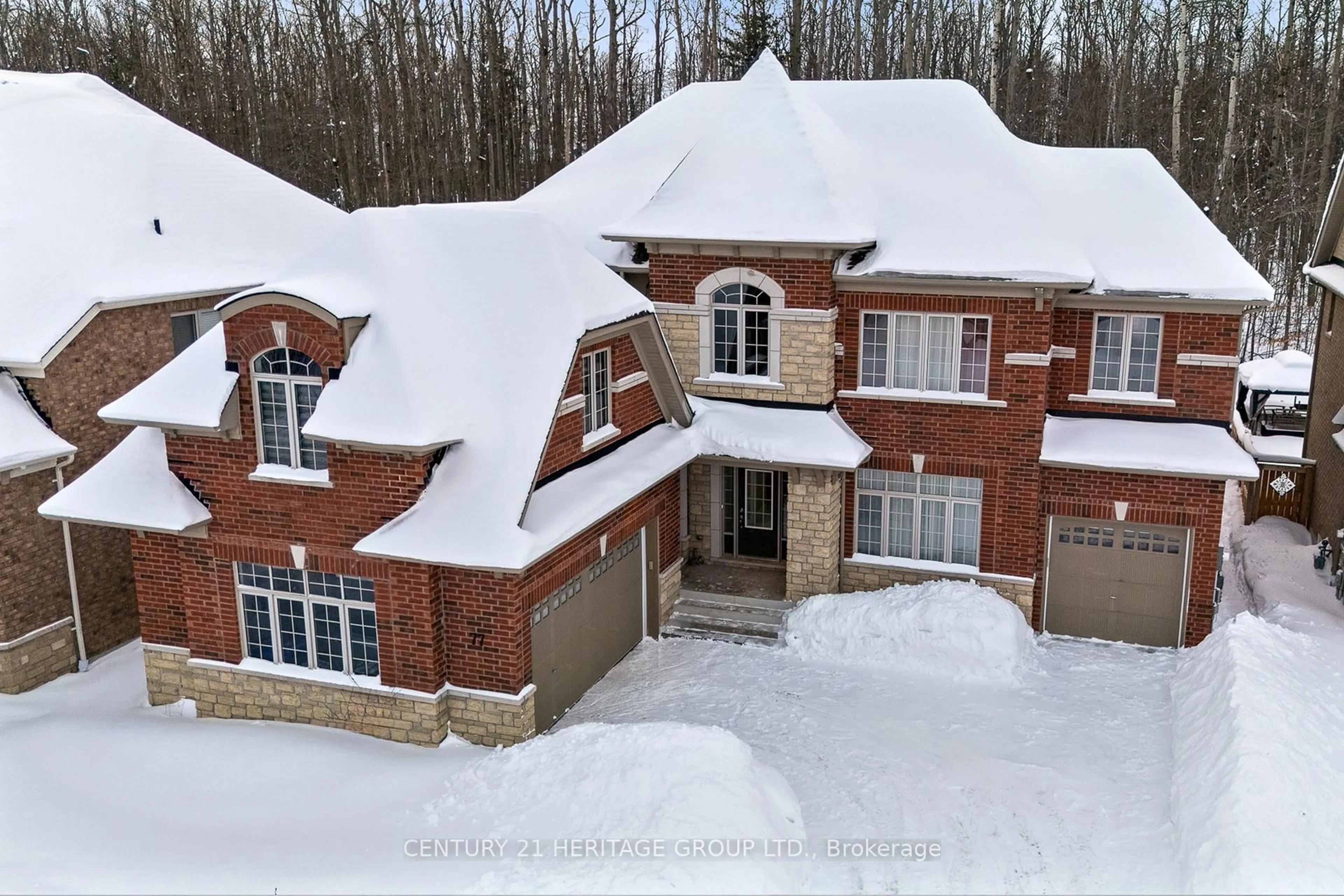 A pic from outside/outdoor area/front of a property/back of a property/a pic from drone, building for 77 Trail Blvd, Springwater Ontario L9X 0S3