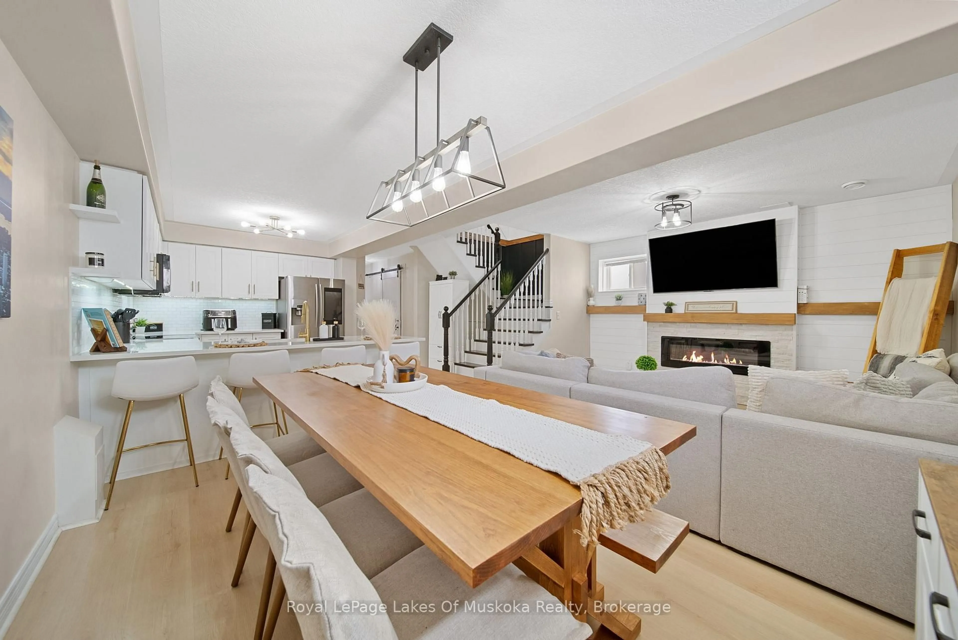 Open concept kitchen, unknown for 70 Pearl Dr, Orillia Ontario L3V 6H2