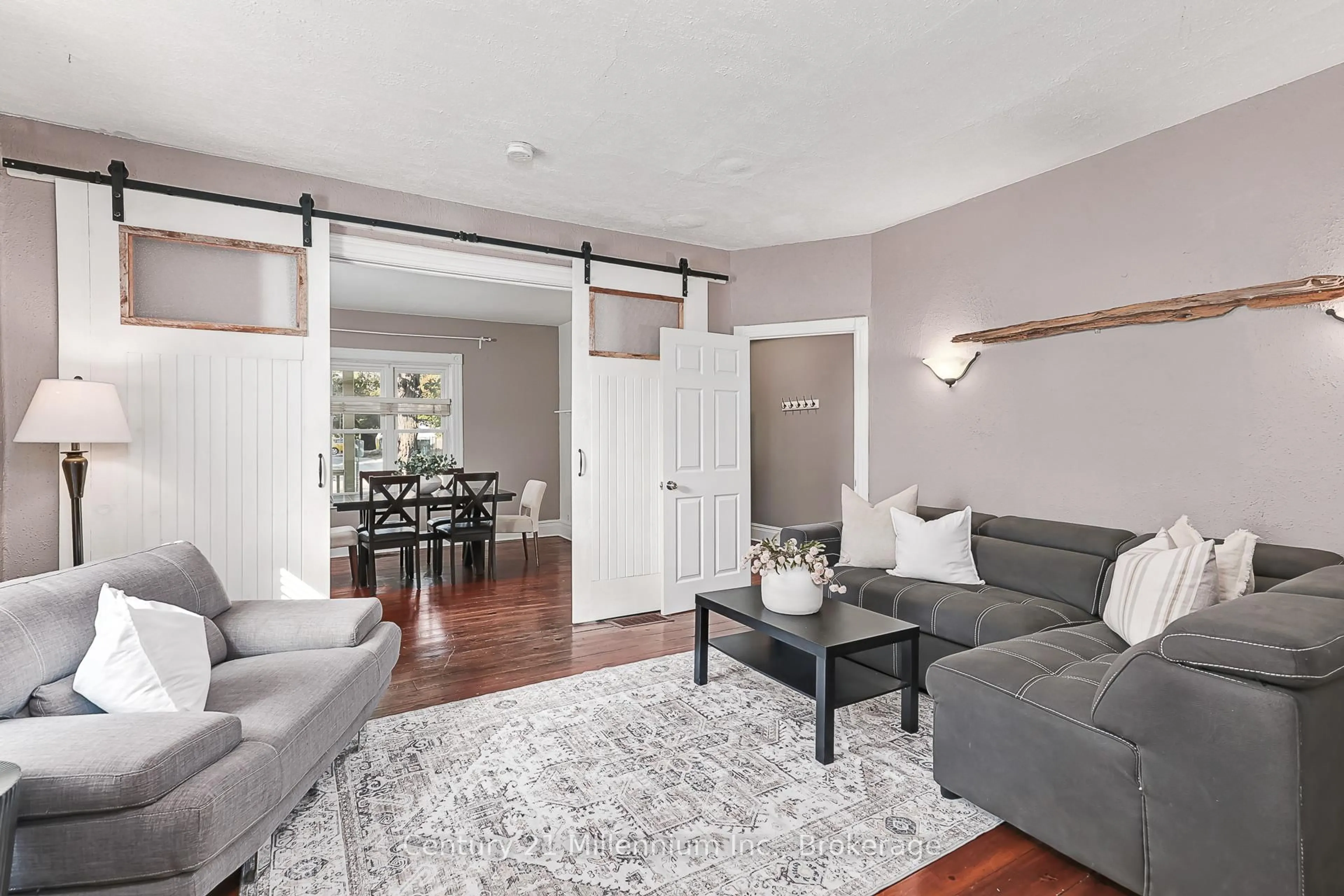 Living room with furniture, unknown for 117 Elm St, Collingwood Ontario L9Y 3J3