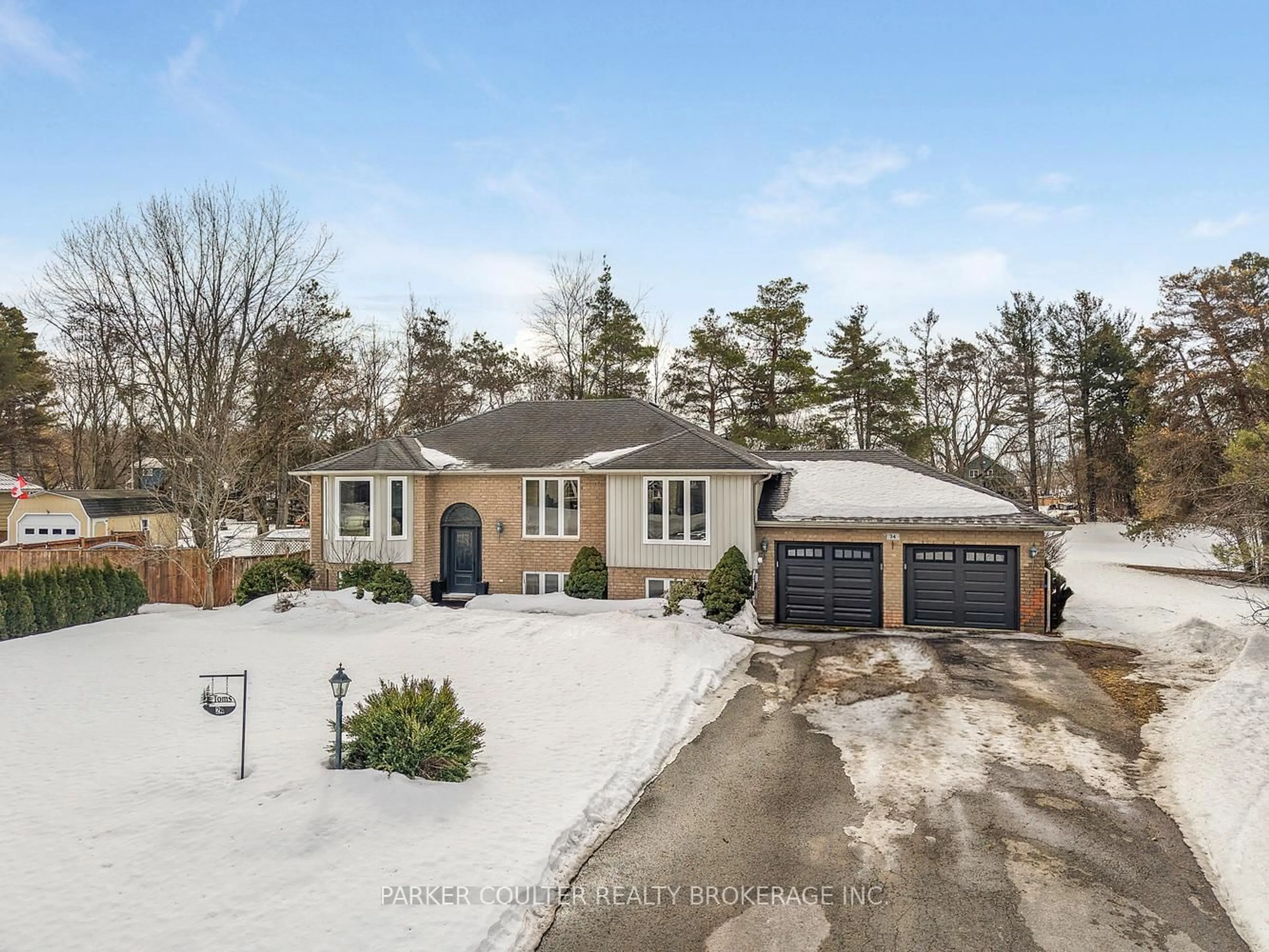 A pic from outside/outdoor area/front of a property/back of a property/a pic from drone, street for 24 Parr Blvd, Springwater Ontario L0M 1T0