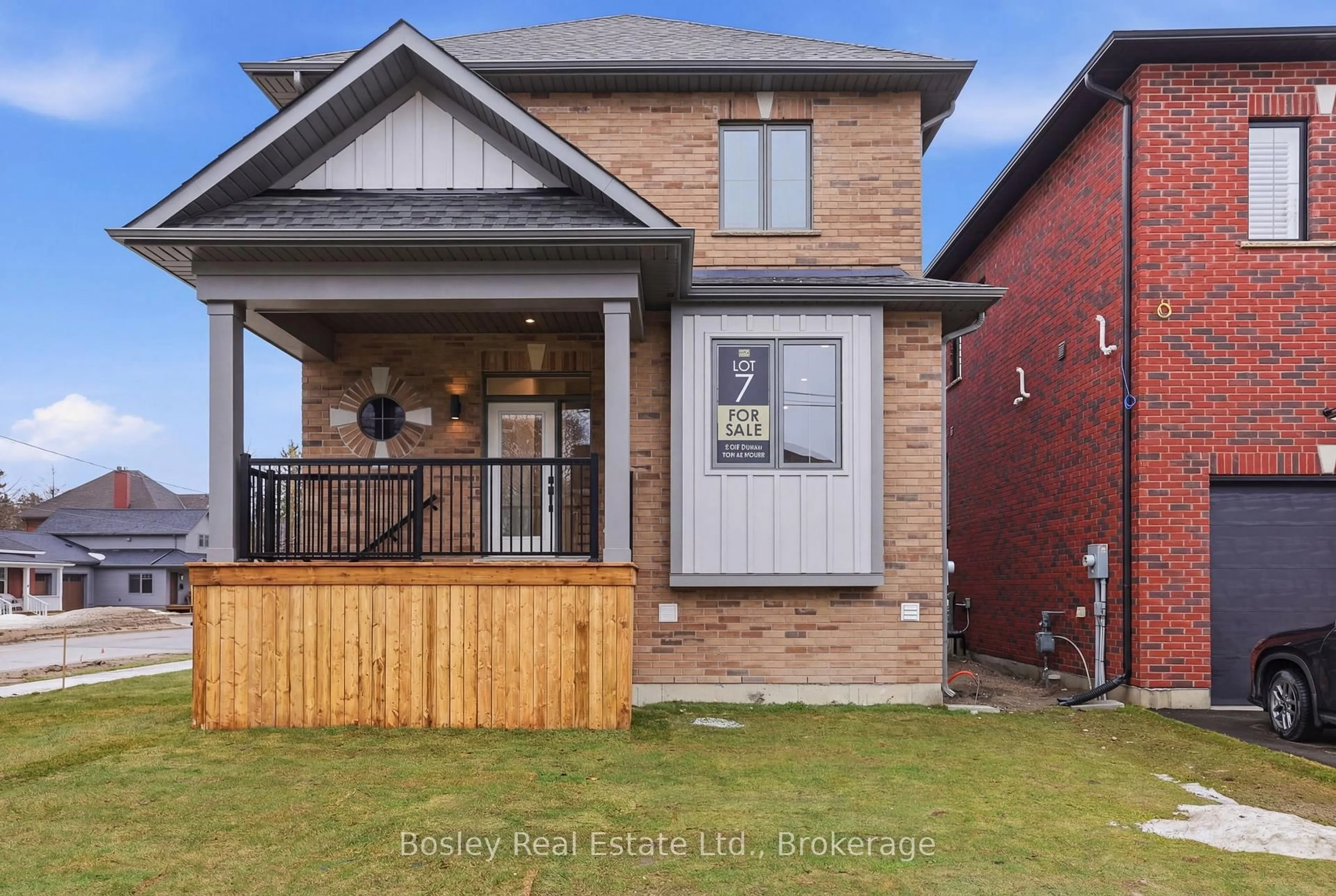 Home with brick exterior material, street for 125 Sixth St, Collingwood Ontario L9Y 5V1