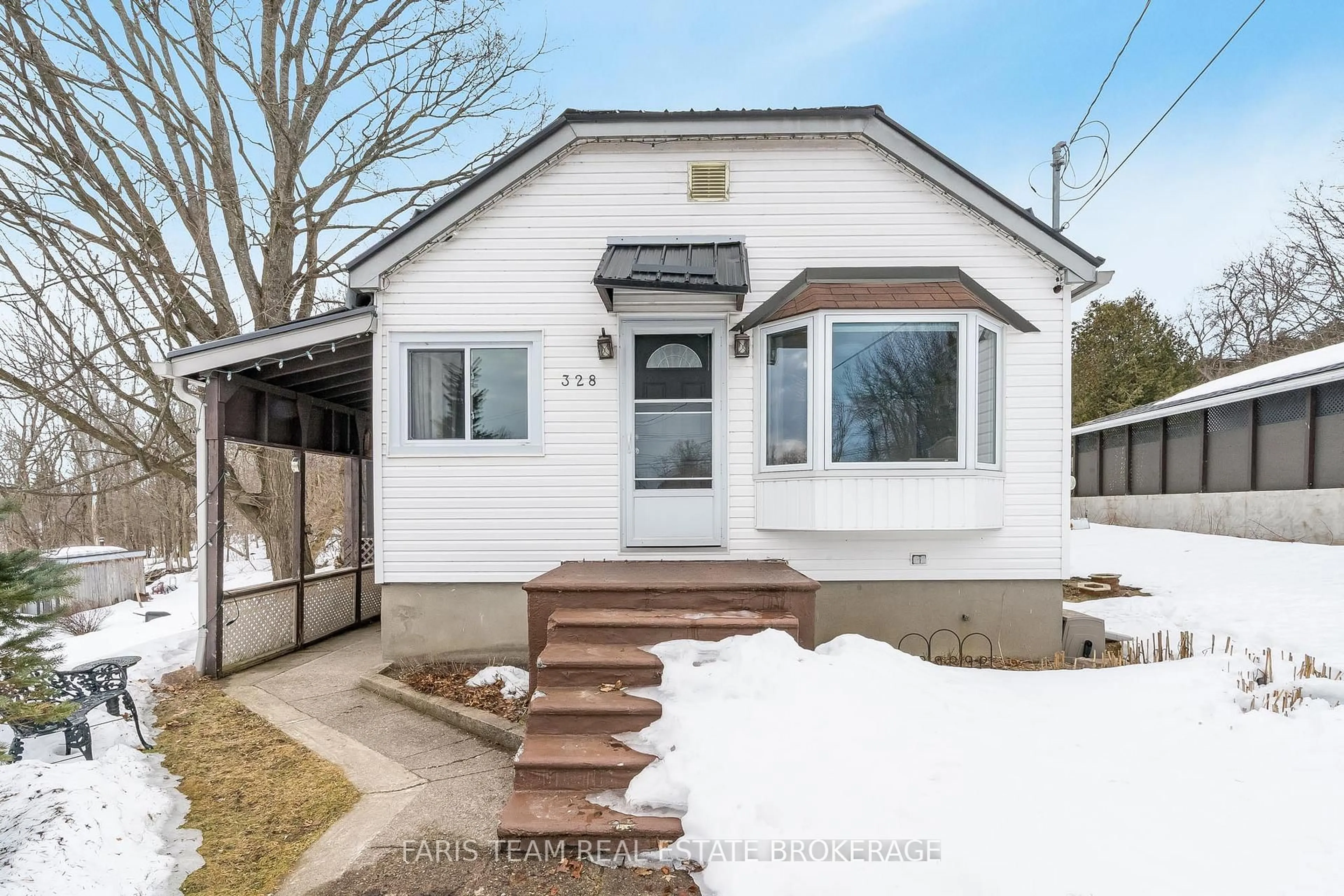 Home with vinyl exterior material, street for 328 Percy St, Tay Ontario L0K 2C0