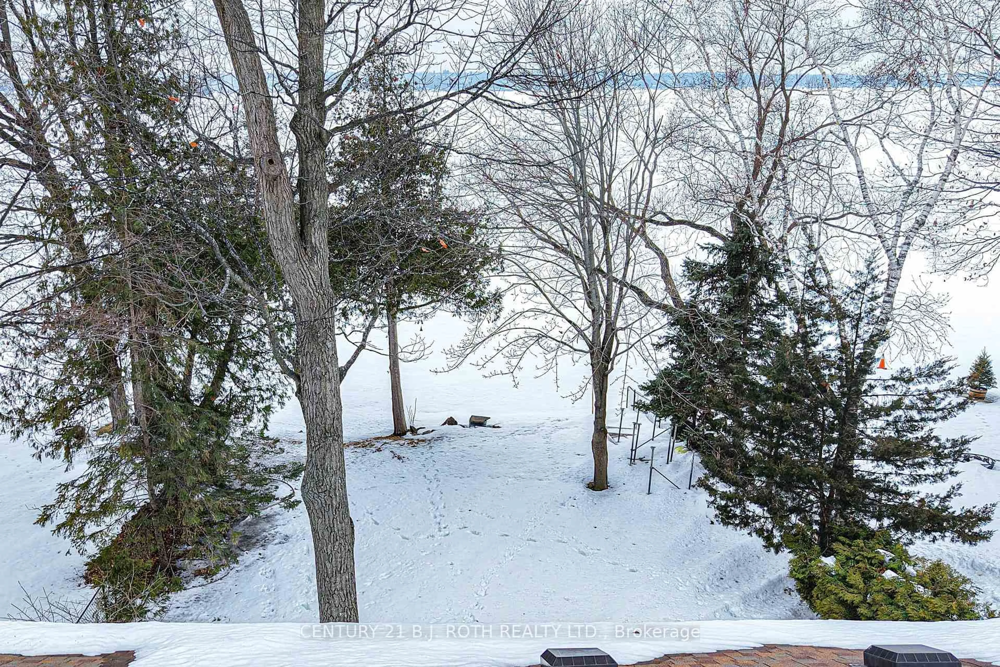 A pic from outside/outdoor area/front of a property/back of a property/a pic from drone, water/lake/river/ocean view for 698 Broadview Ave, Orillia Ontario L3V 6P3