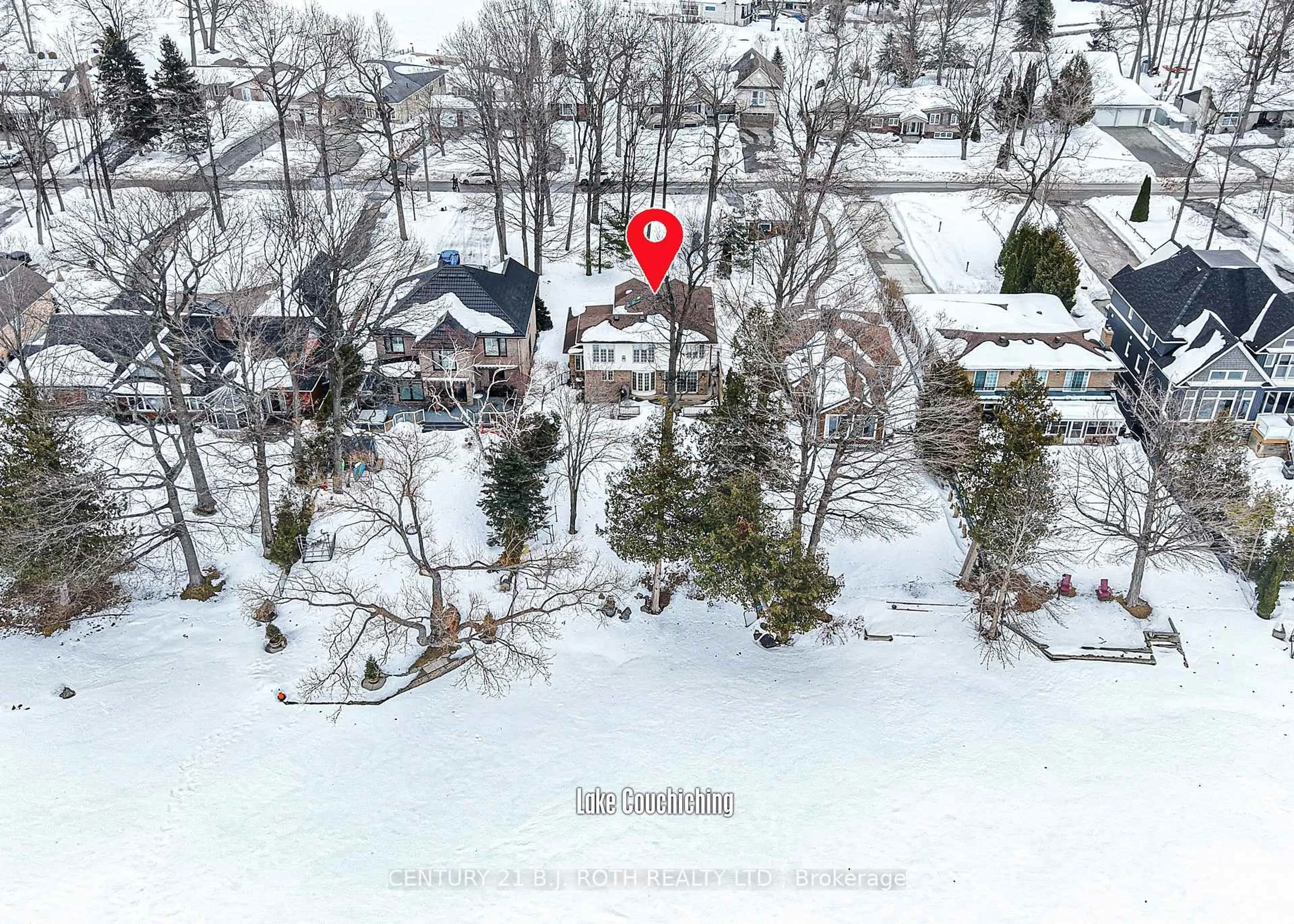 A pic from outside/outdoor area/front of a property/back of a property/a pic from drone, street for 698 Broadview Ave, Orillia Ontario L3V 6P3