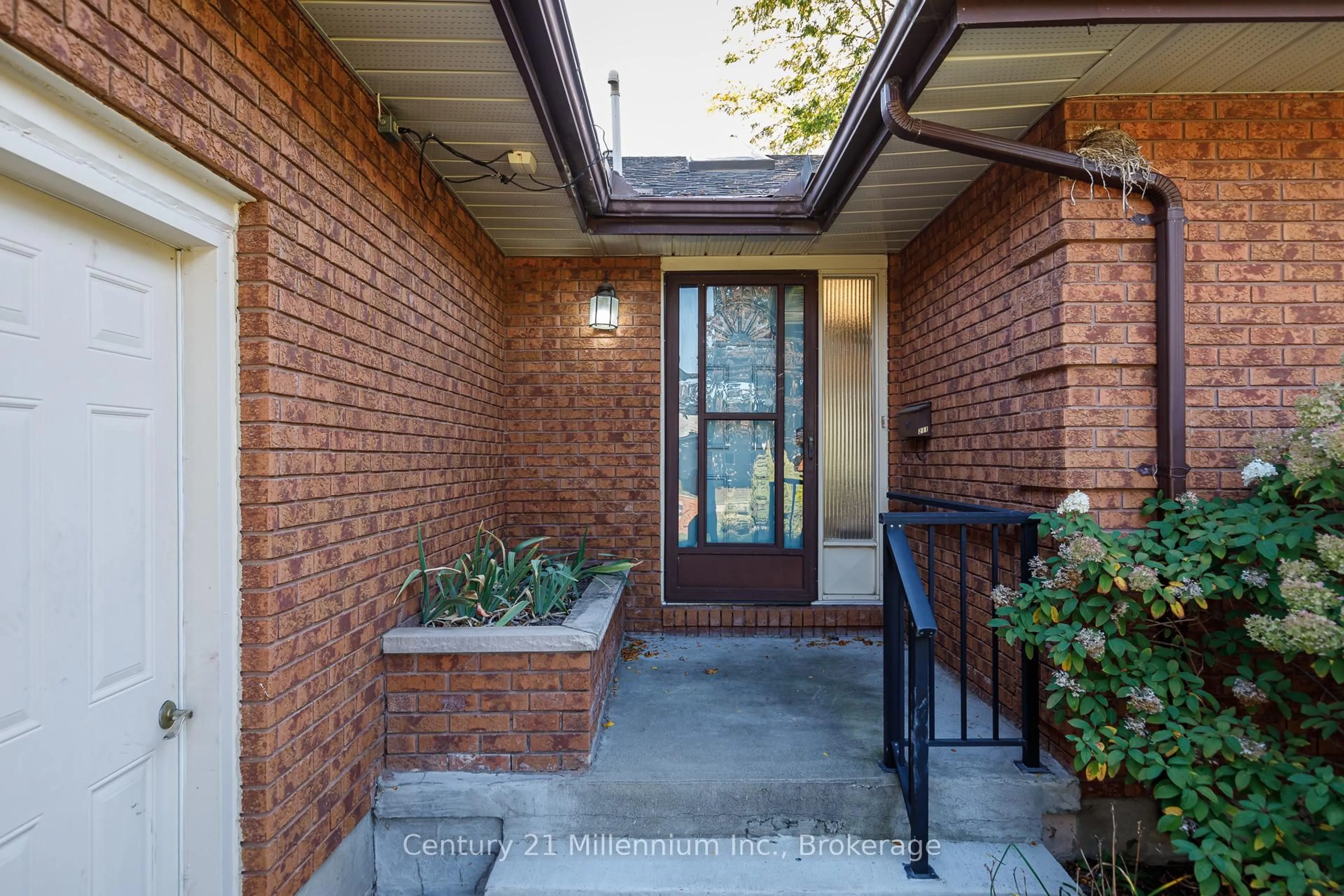 Unknown for 213 Jane St, Clearview Ontario L0M 1S0