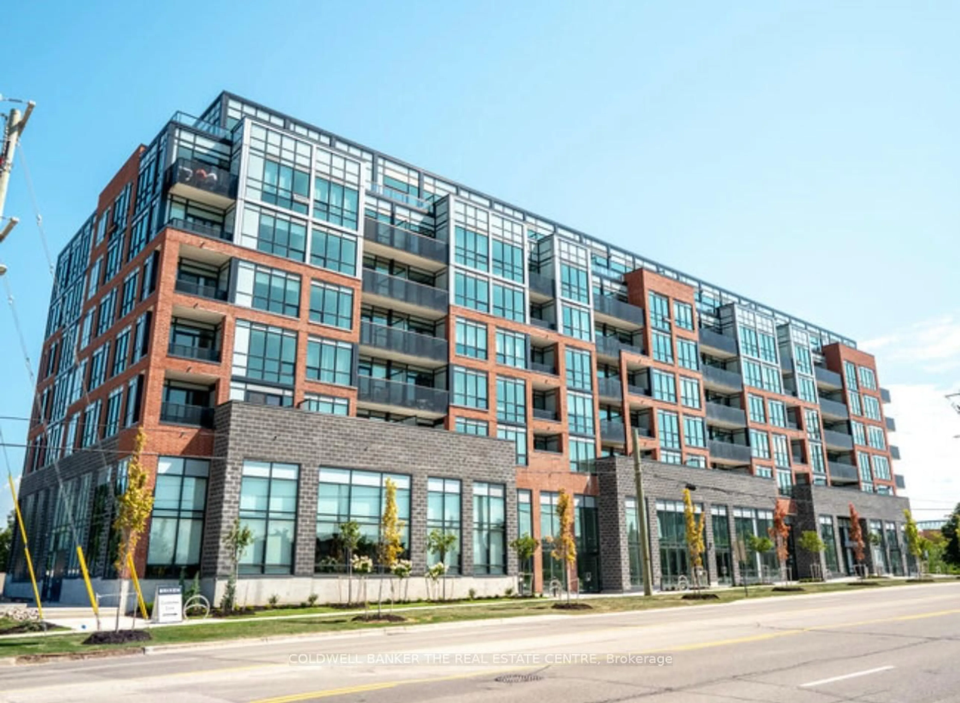 Home with brick exterior material, building for 681 Yonge St #516, Barrie Ontario L4N 4E8