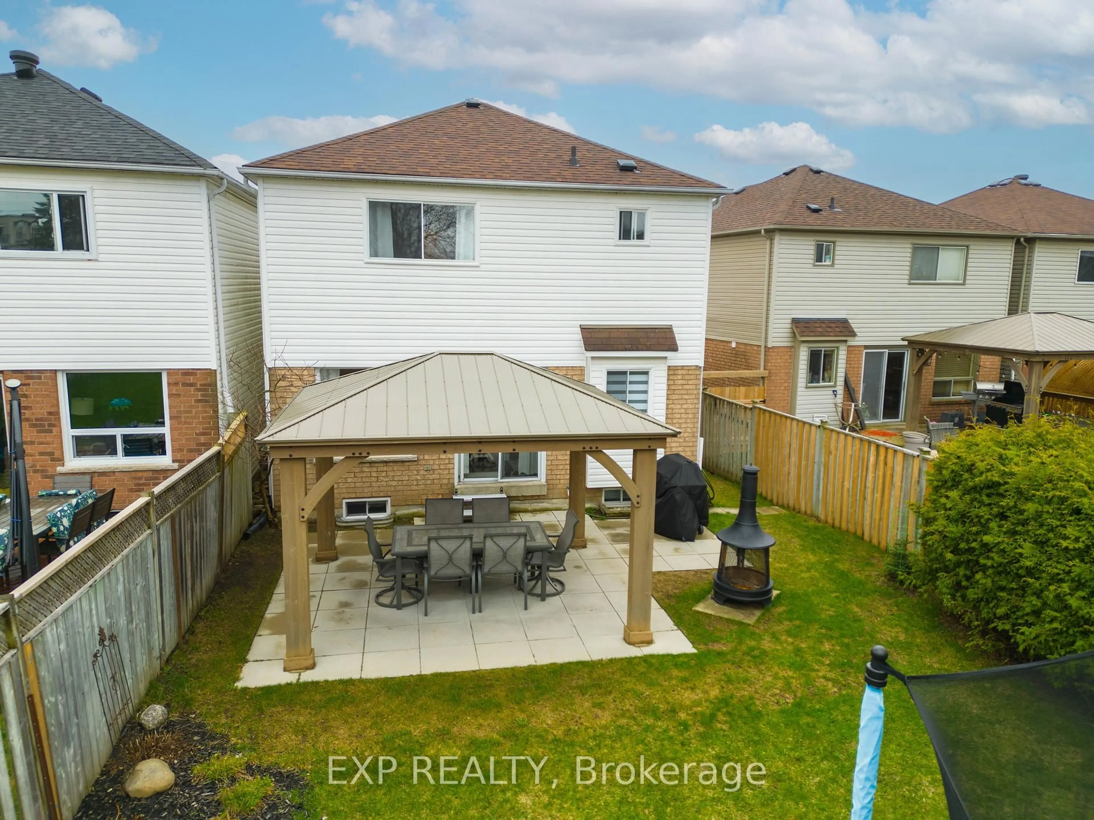 A pic from outside/outdoor area/front of a property/back of a property/a pic from drone, unknown for 30 Aikens Cres, Barrie Ontario L4N 8M6