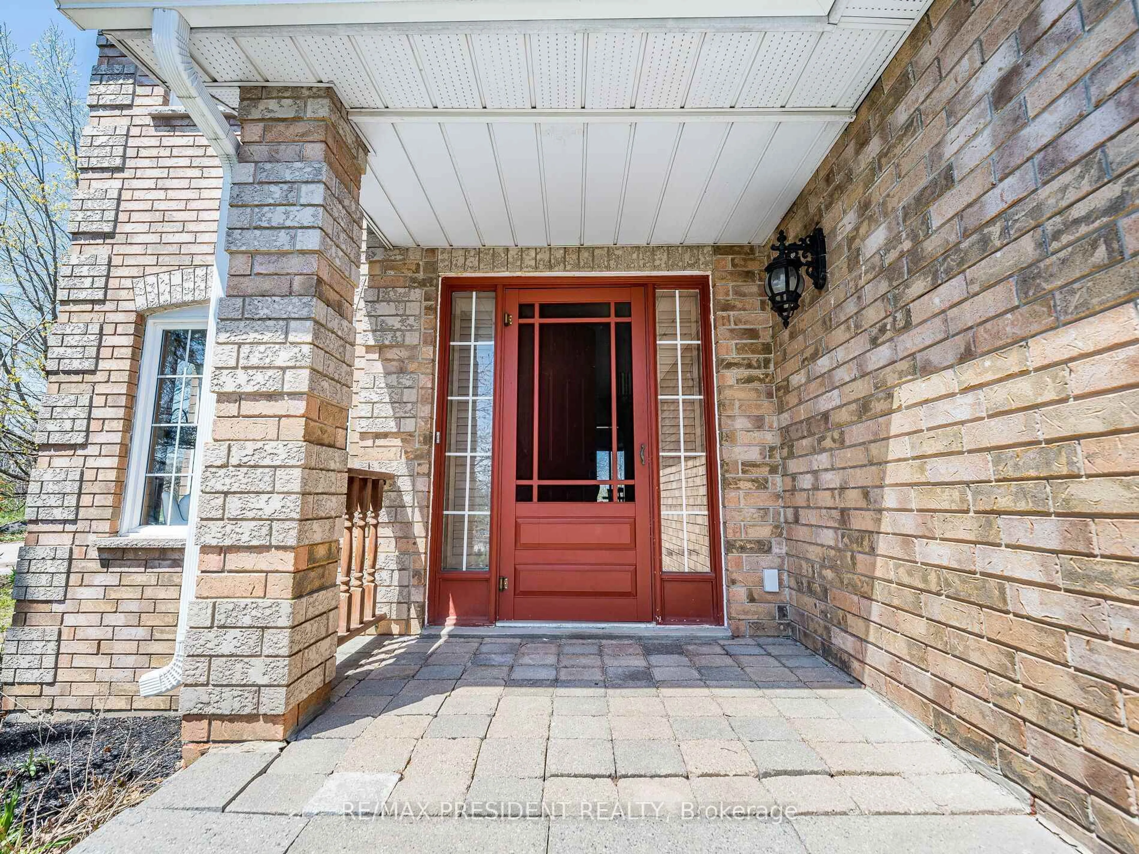 Indoor entryway for 45 Grasett Cres, Barrie Ontario L4N 6Z6