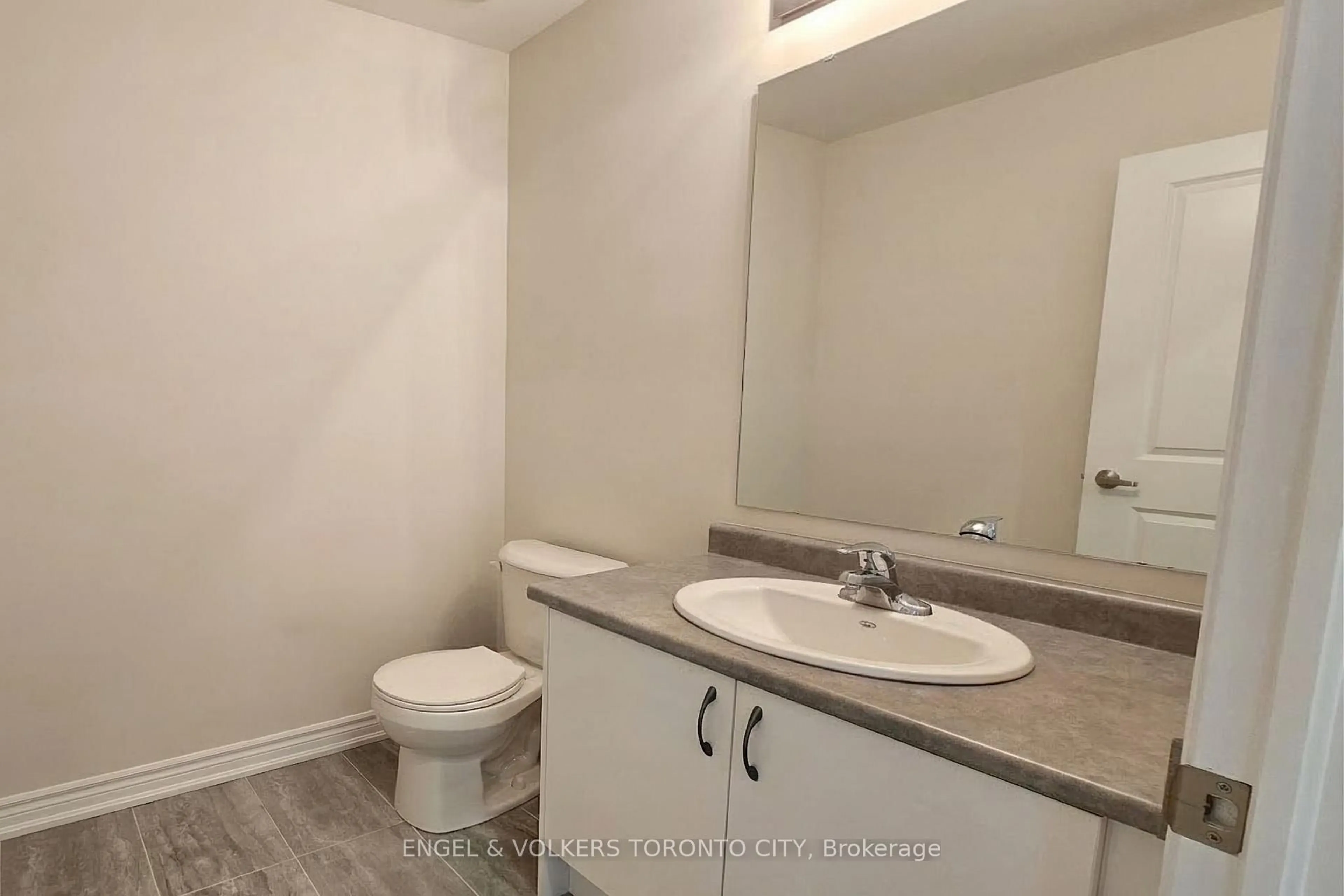 Standard bathroom, unknown for 24 Ludlow Dr, Barrie Ontario L9S 2Z8