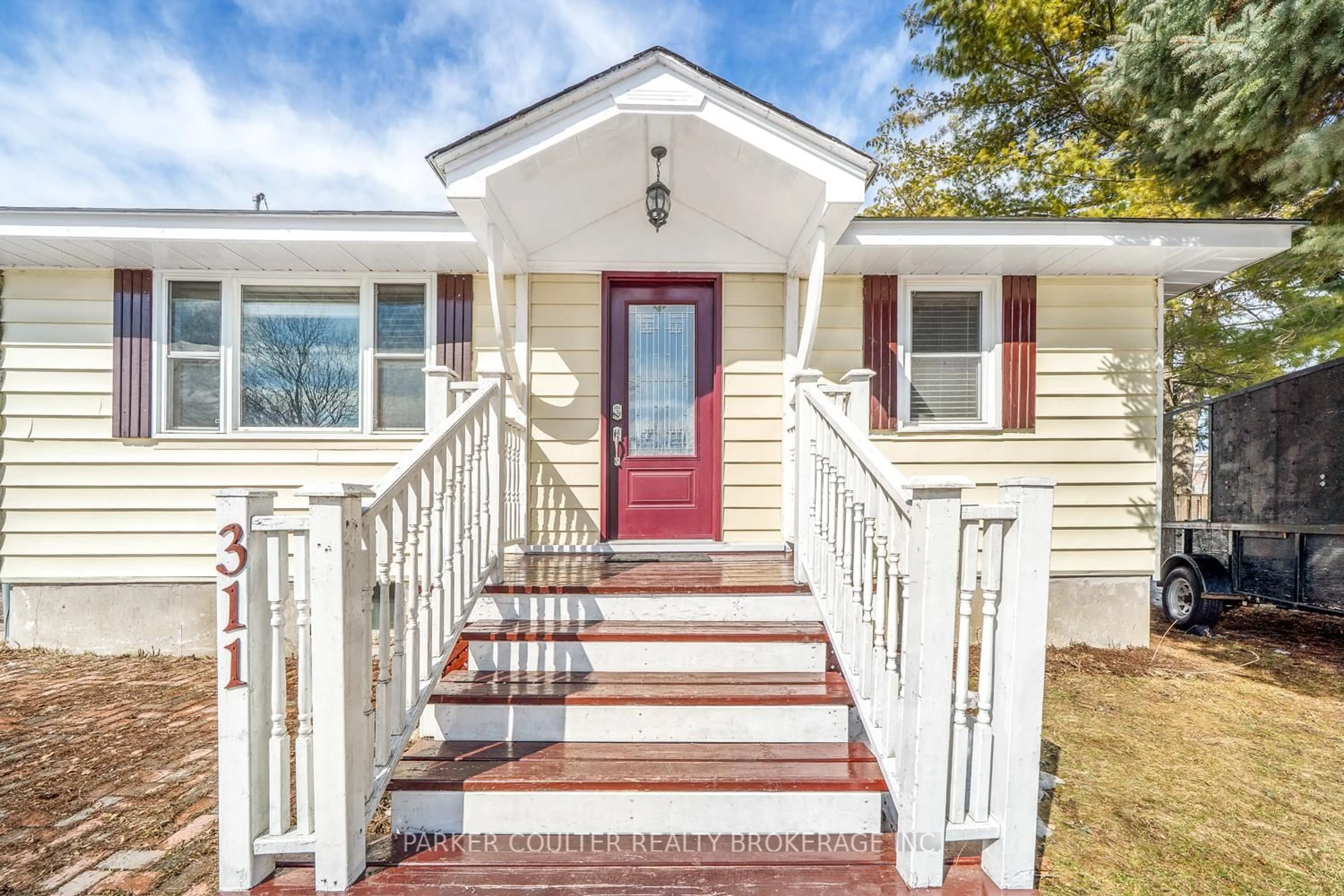 Home with vinyl exterior material, street for 311 Hilda St, Orillia Ontario L3V 1J3