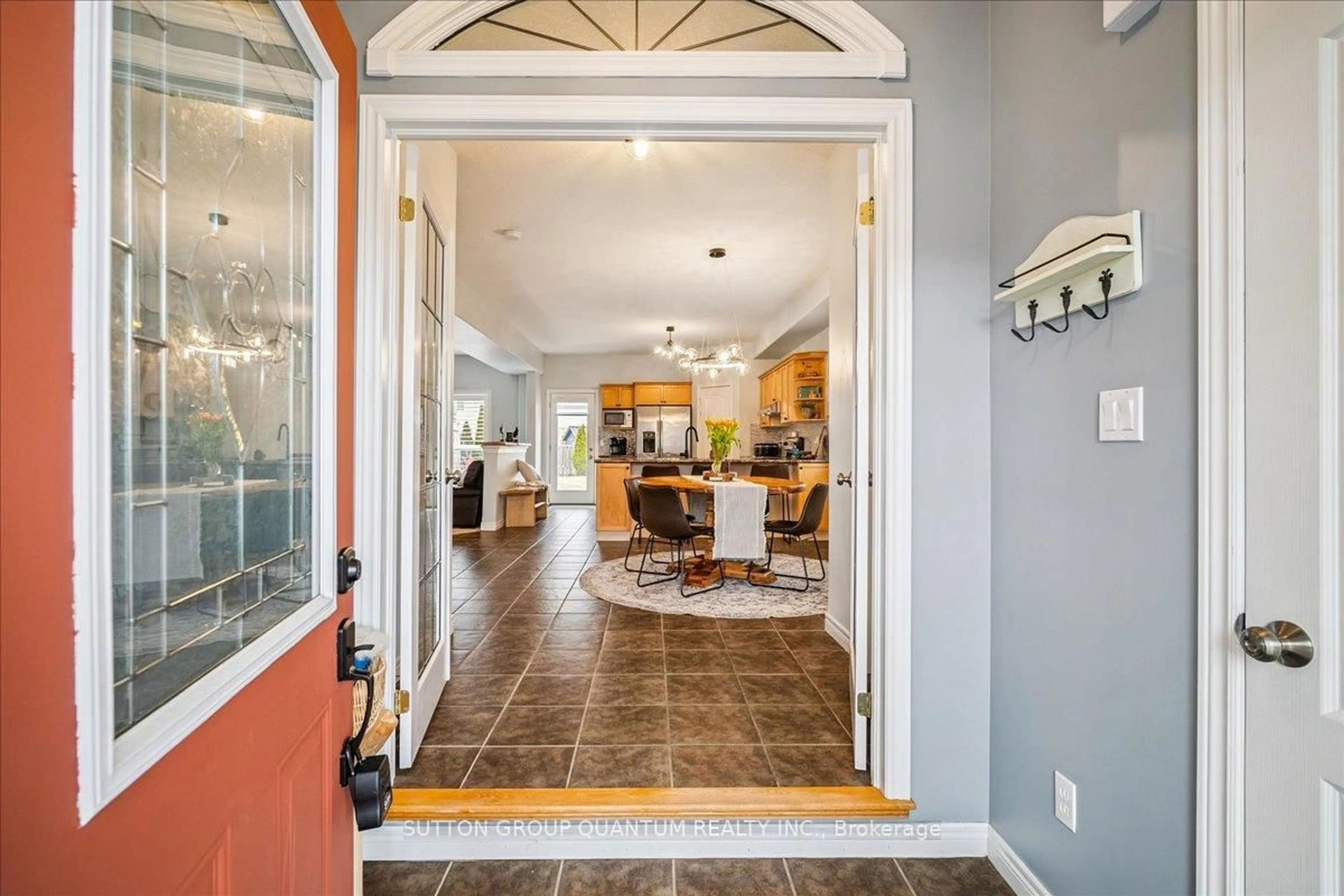 Indoor entryway for 14 Patton St, Collingwood Ontario L9Y 0E5