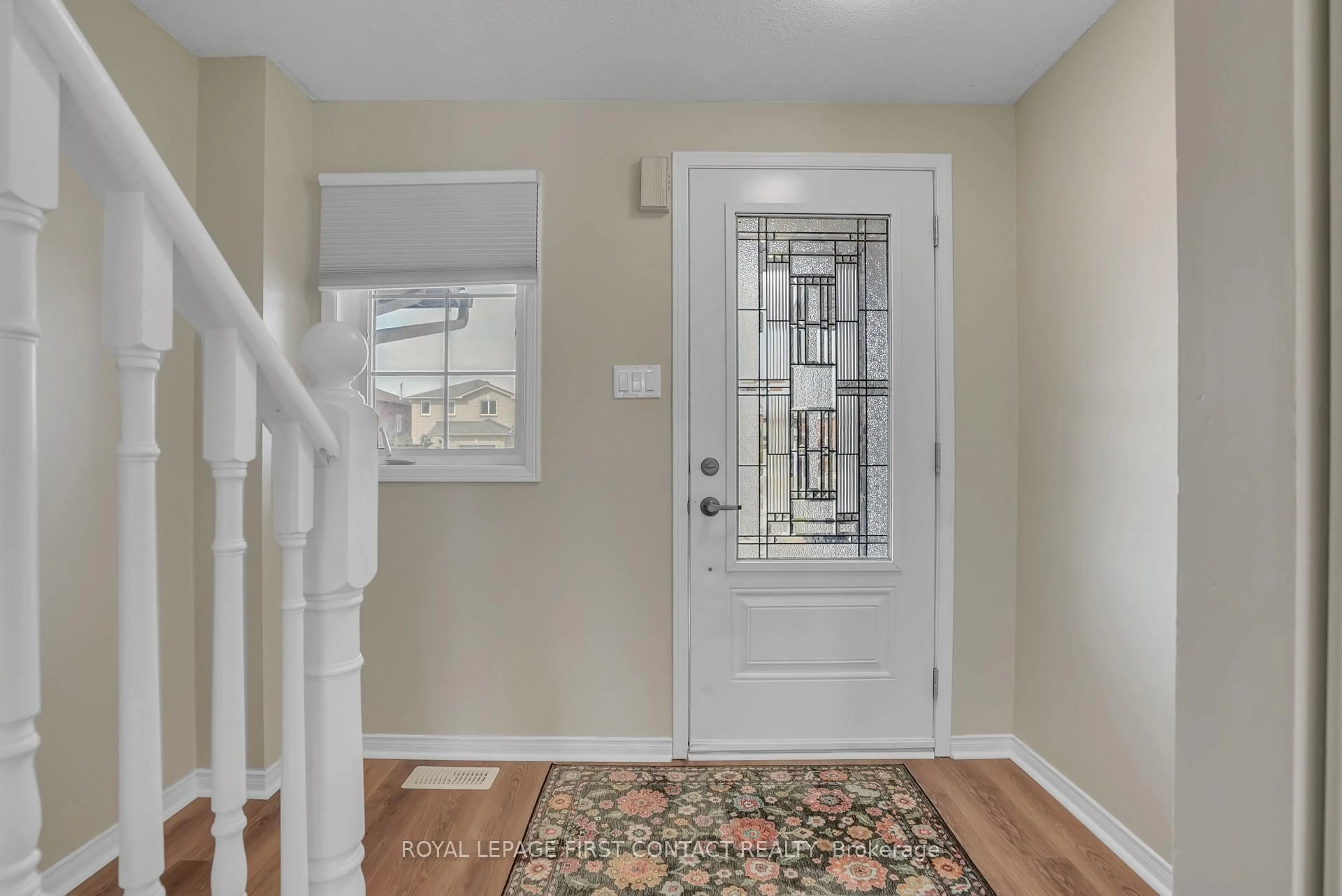 Indoor entryway for 3 Srigley St, Barrie Ontario L4N 0L9