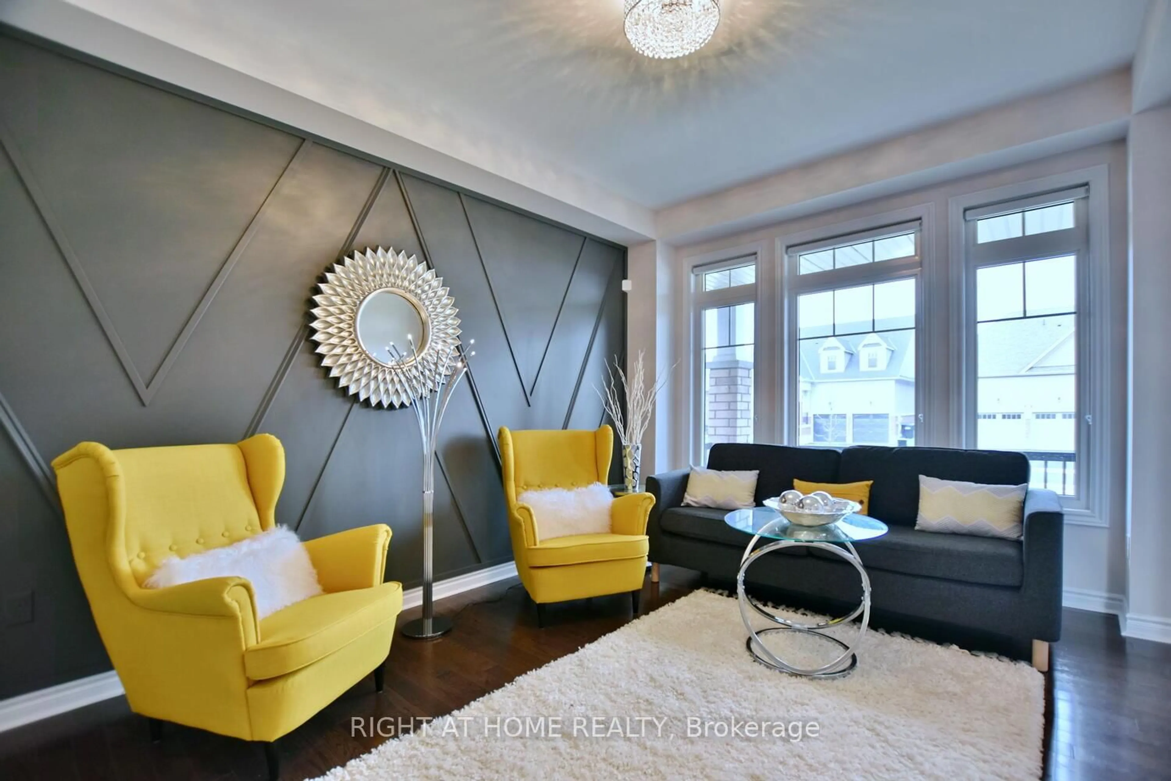 Living room with furniture, unknown for 94 KIRBY Ave, Collingwood Ontario L9Y 4B6