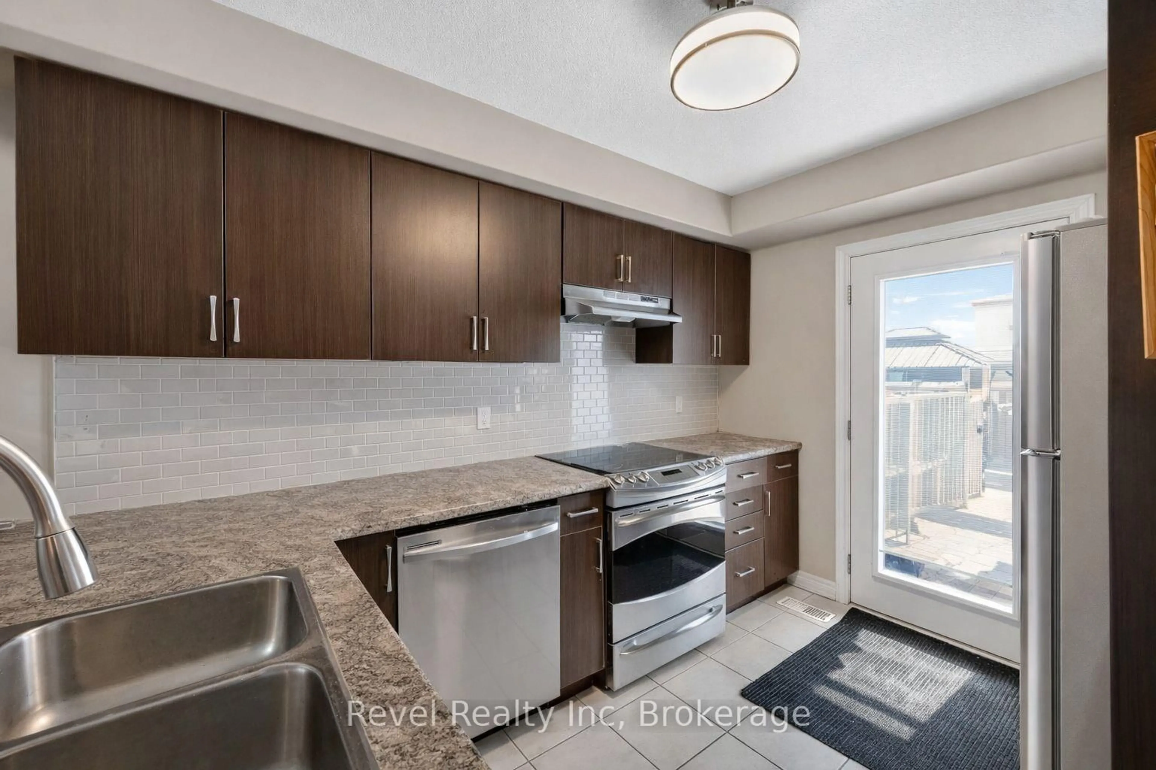 Standard kitchen, unknown for 983 Cook Dr, Midland Ontario L4R 0E4