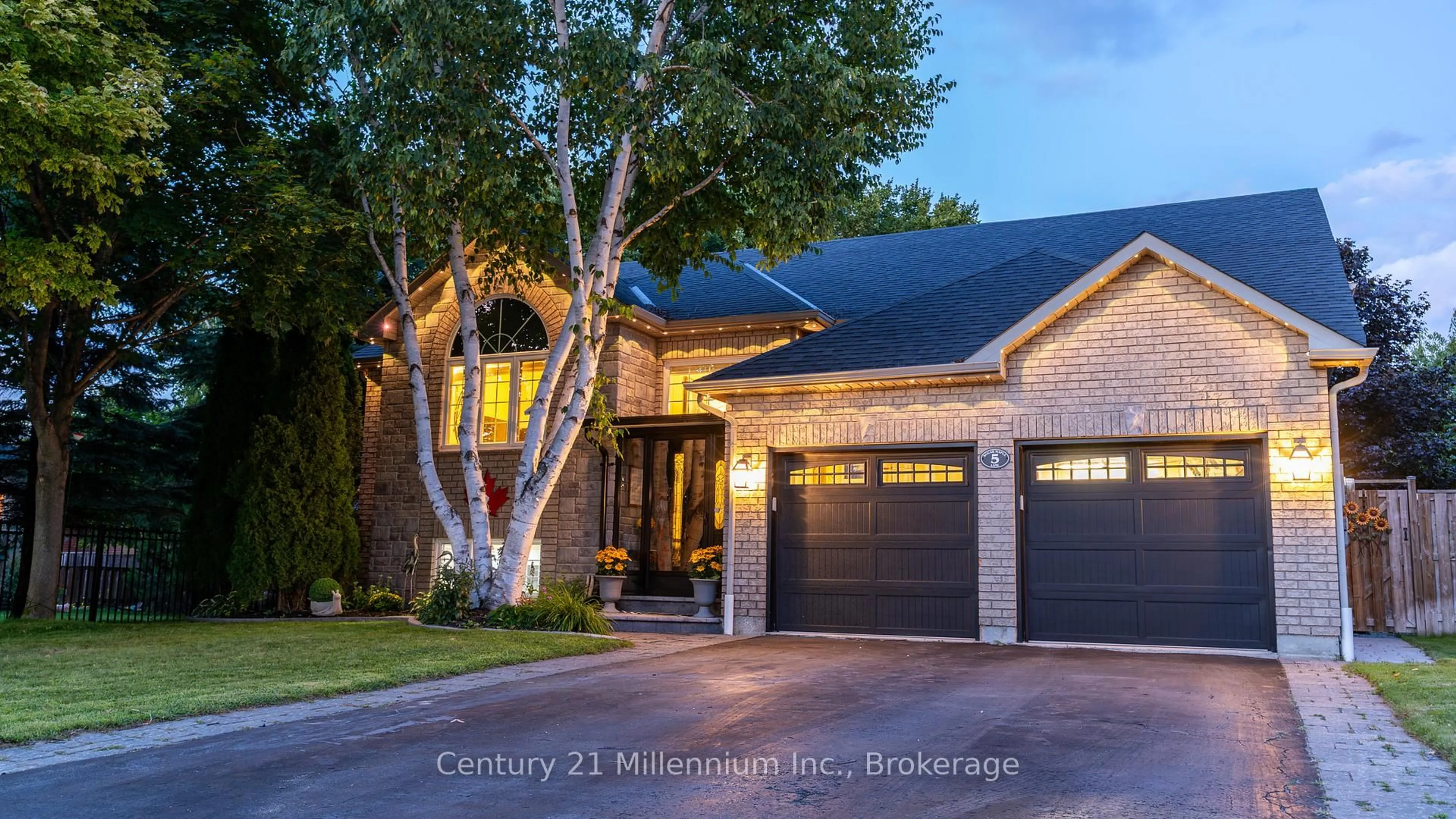 Home with brick exterior material, street for 5 Sugar Maple Lane, Wasaga Beach Ontario L9Z 1P4