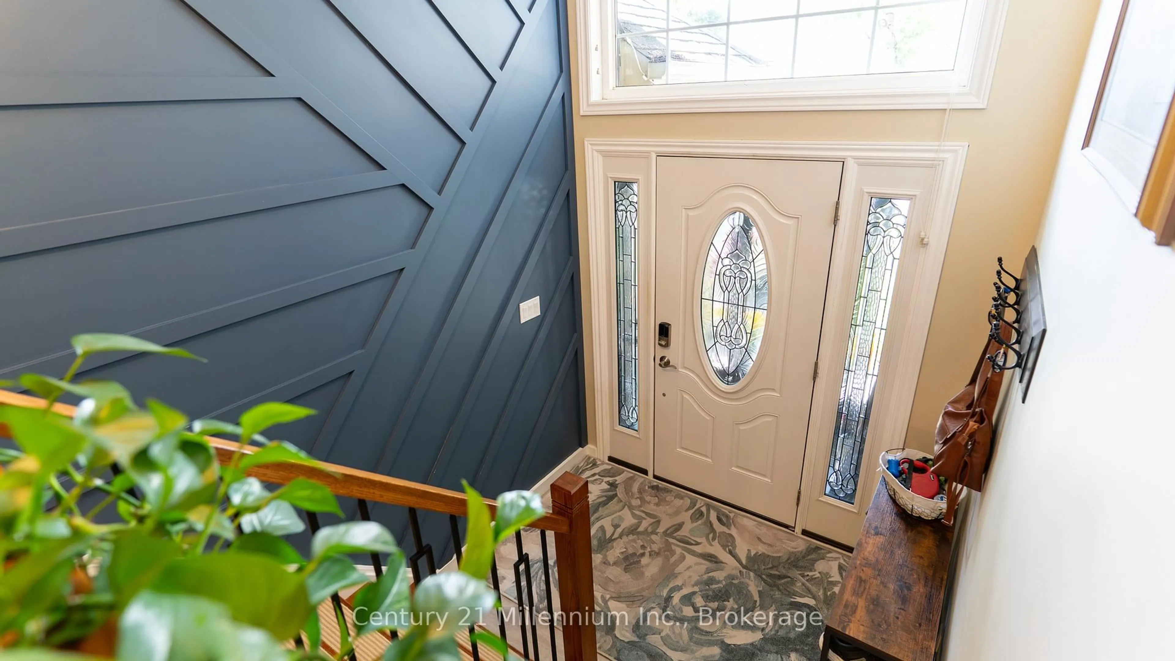 Indoor entryway for 5 Sugar Maple Lane, Wasaga Beach Ontario L9Z 1P4