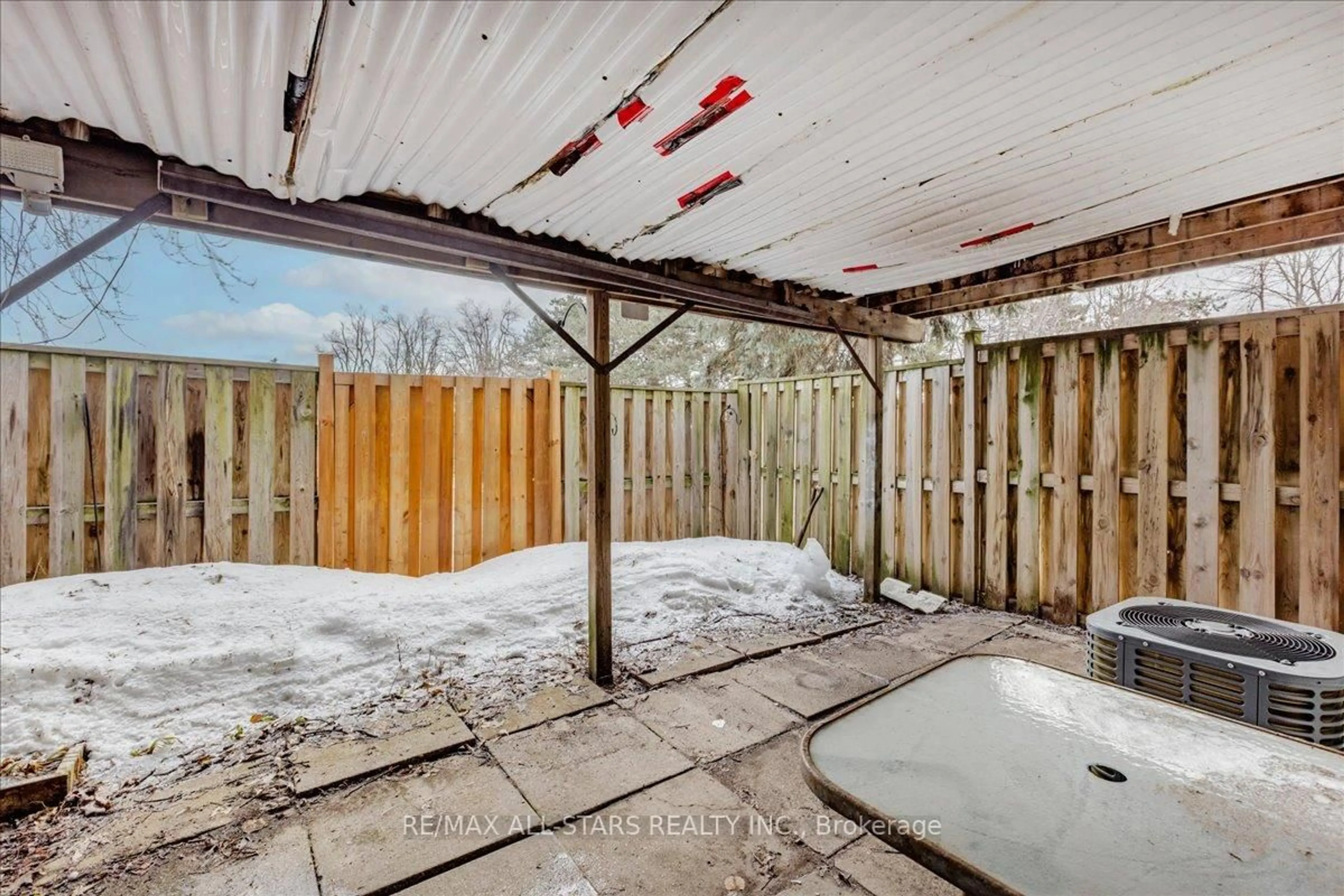 Patio, street for 63 Ferris Lane #B11, Barrie Ontario L4M 5C4