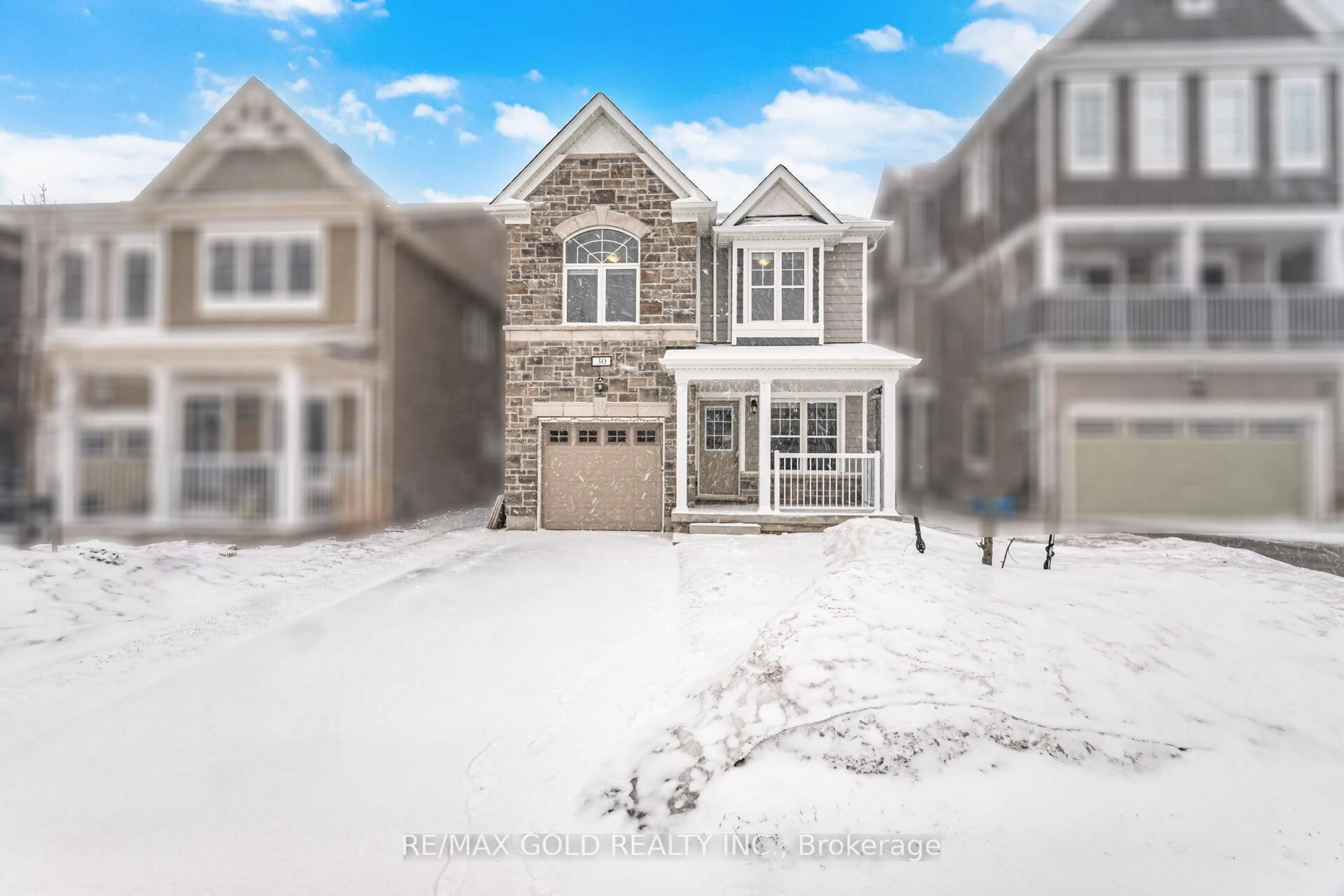 Home with vinyl exterior material, street for 30 Hills Thistle Dr, Wasaga Beach Ontario L9E 0J3