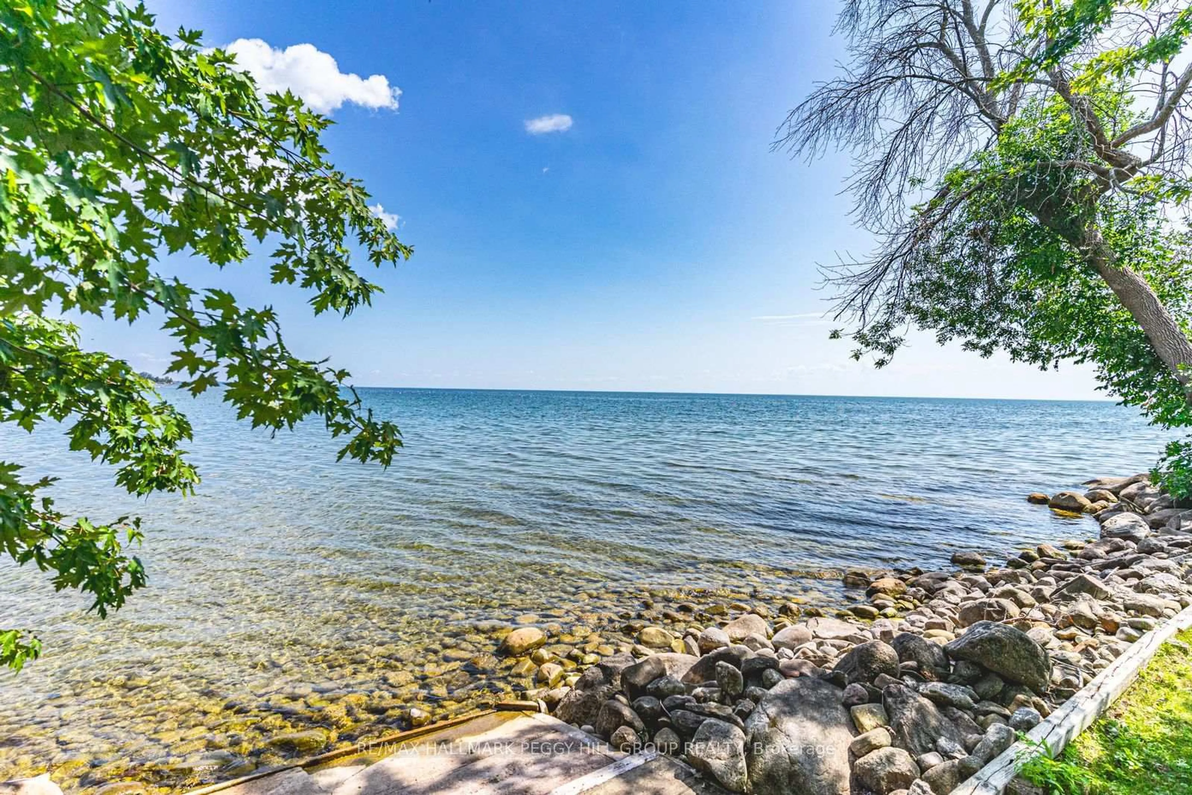 Patio, water/lake/river/ocean view for 39 Grandview Cres, Oro-Medonte Ontario L0L 2E0